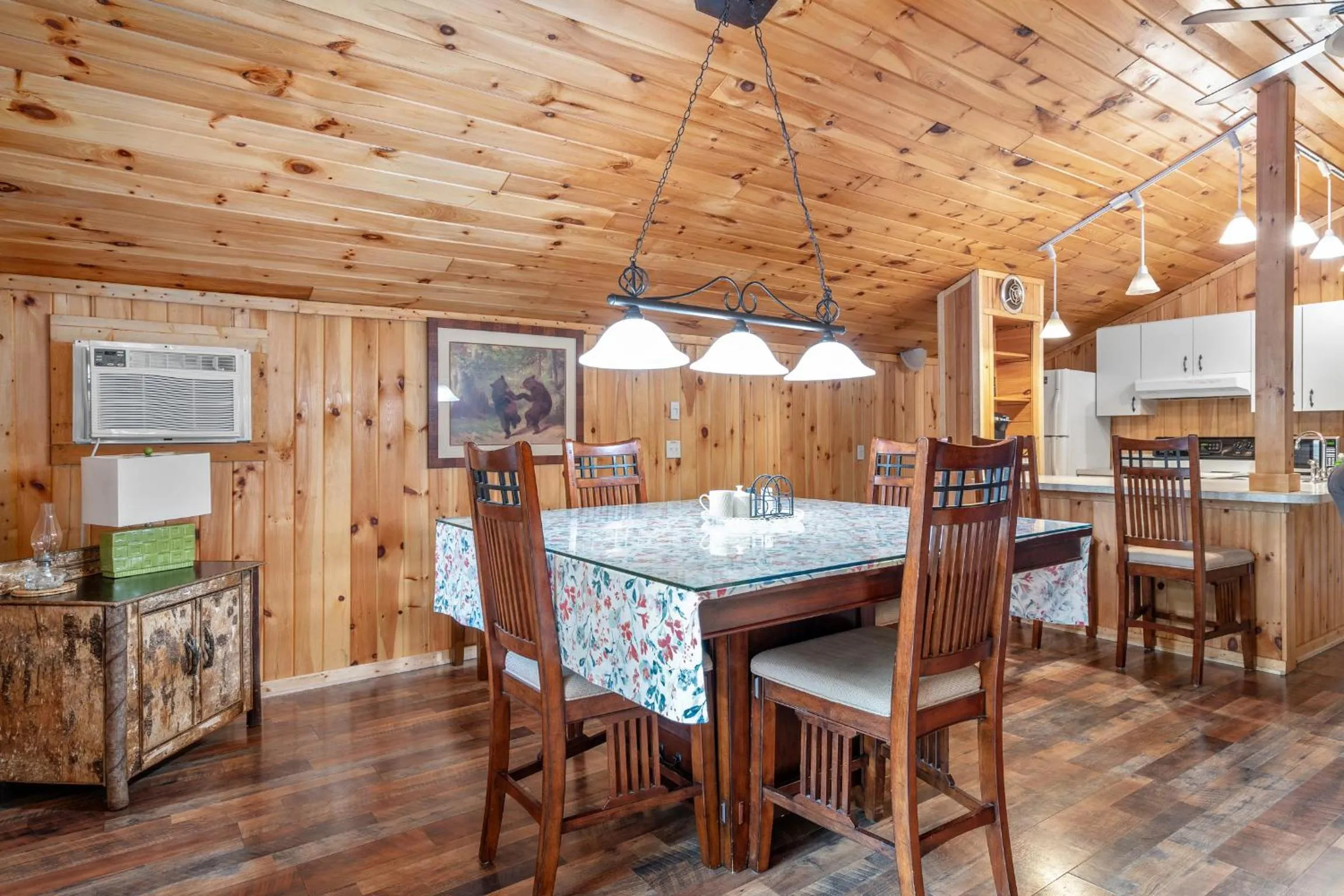 Hide-A-Way Waterfront Cottages