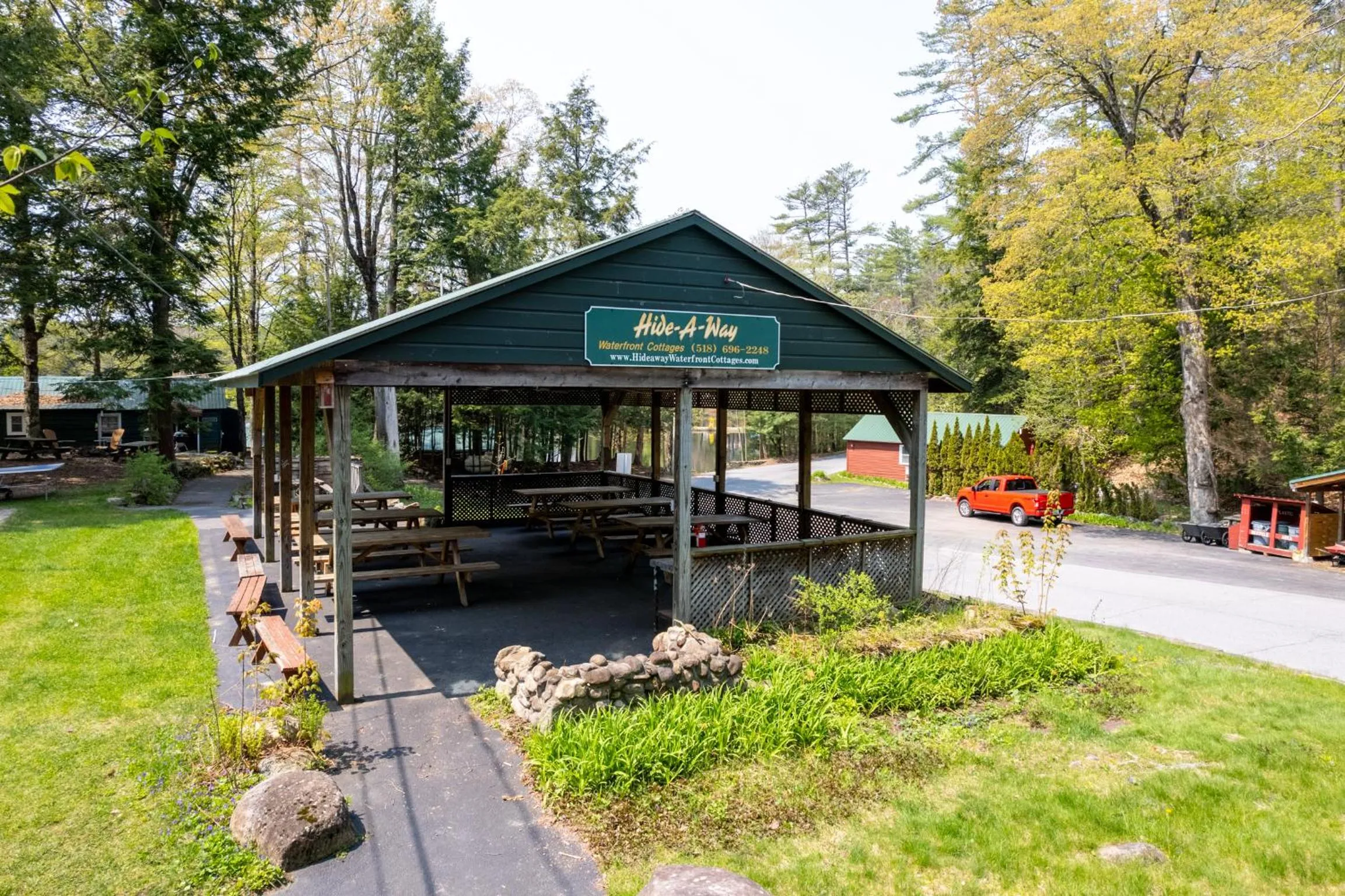 Hide-A-Way Waterfront Cottages