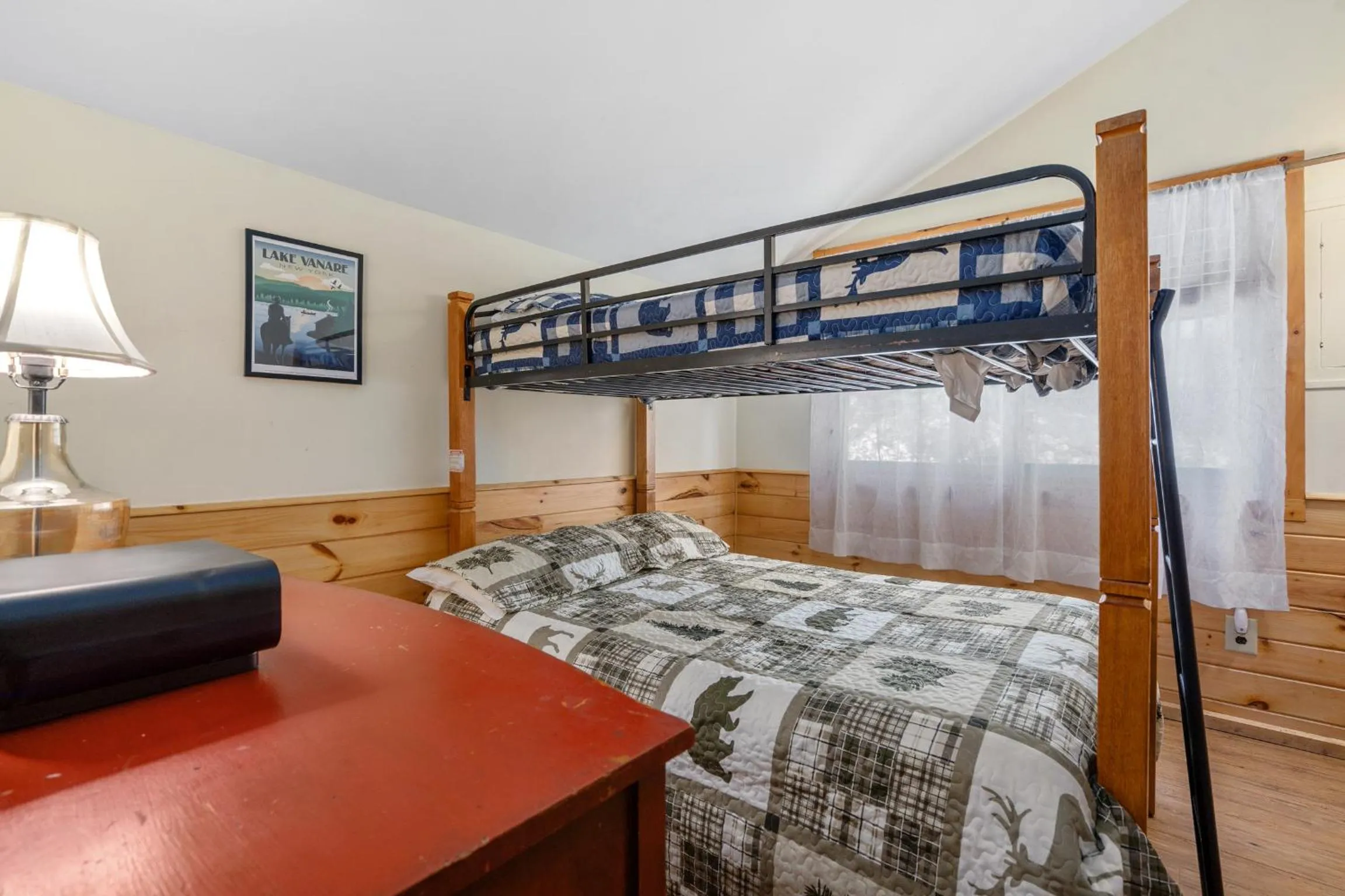 Bed in Hide-A-Way Waterfront Cottages