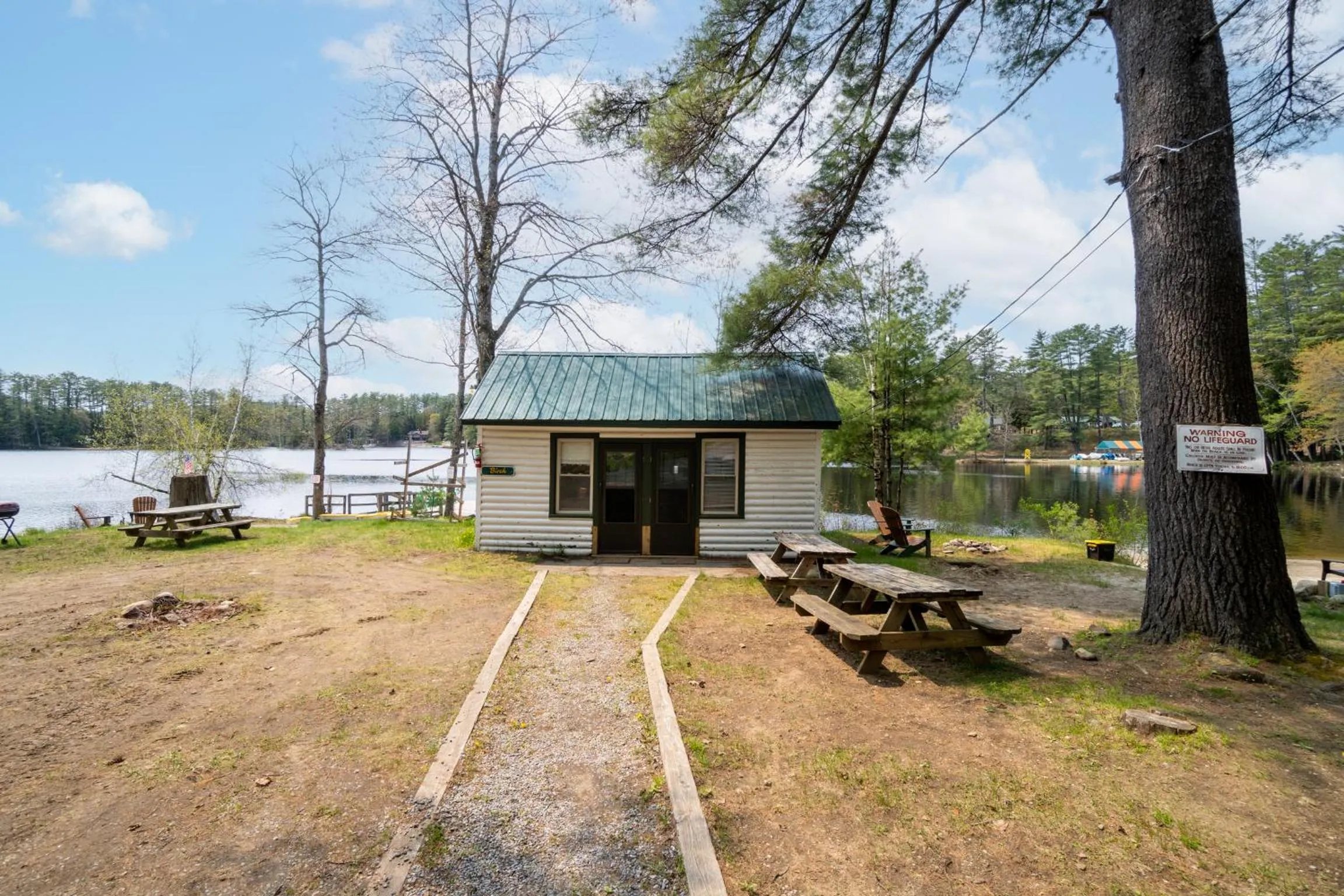 Hide-A-Way Waterfront Cottages