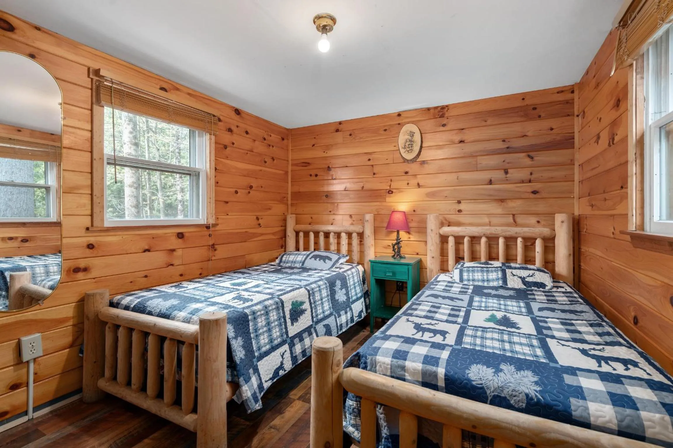 Bed in Hide-A-Way Waterfront Cottages