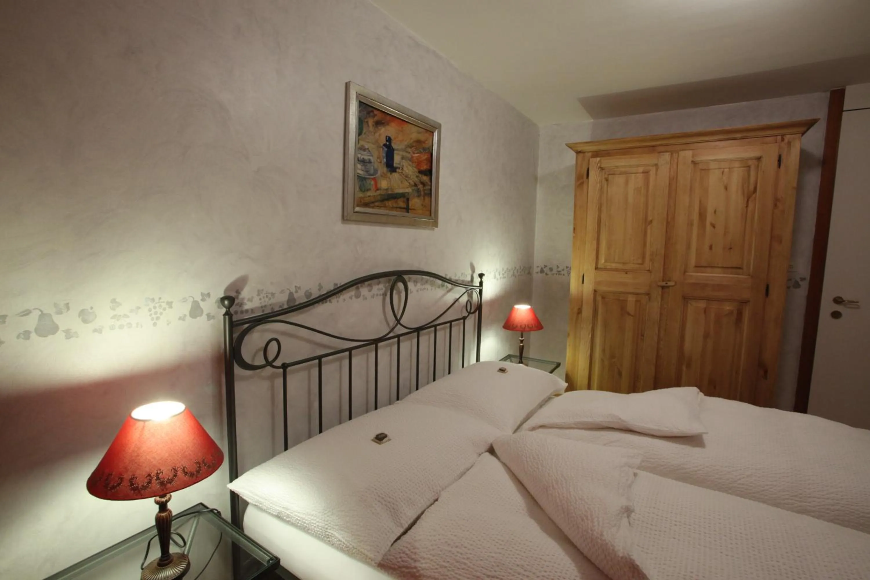 Bed in Auberge Communale de la Couronne