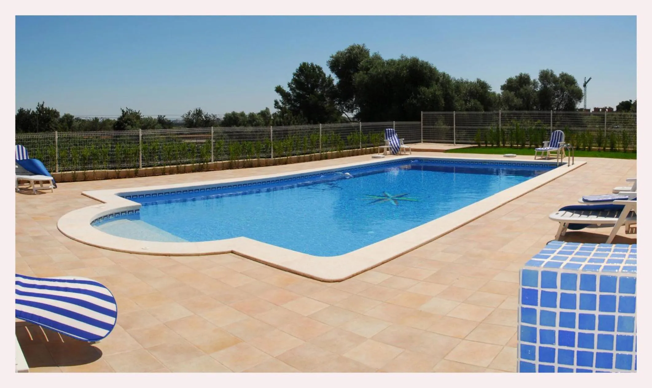 Swimming pool in Luz de Azahar Bed and Breakfast