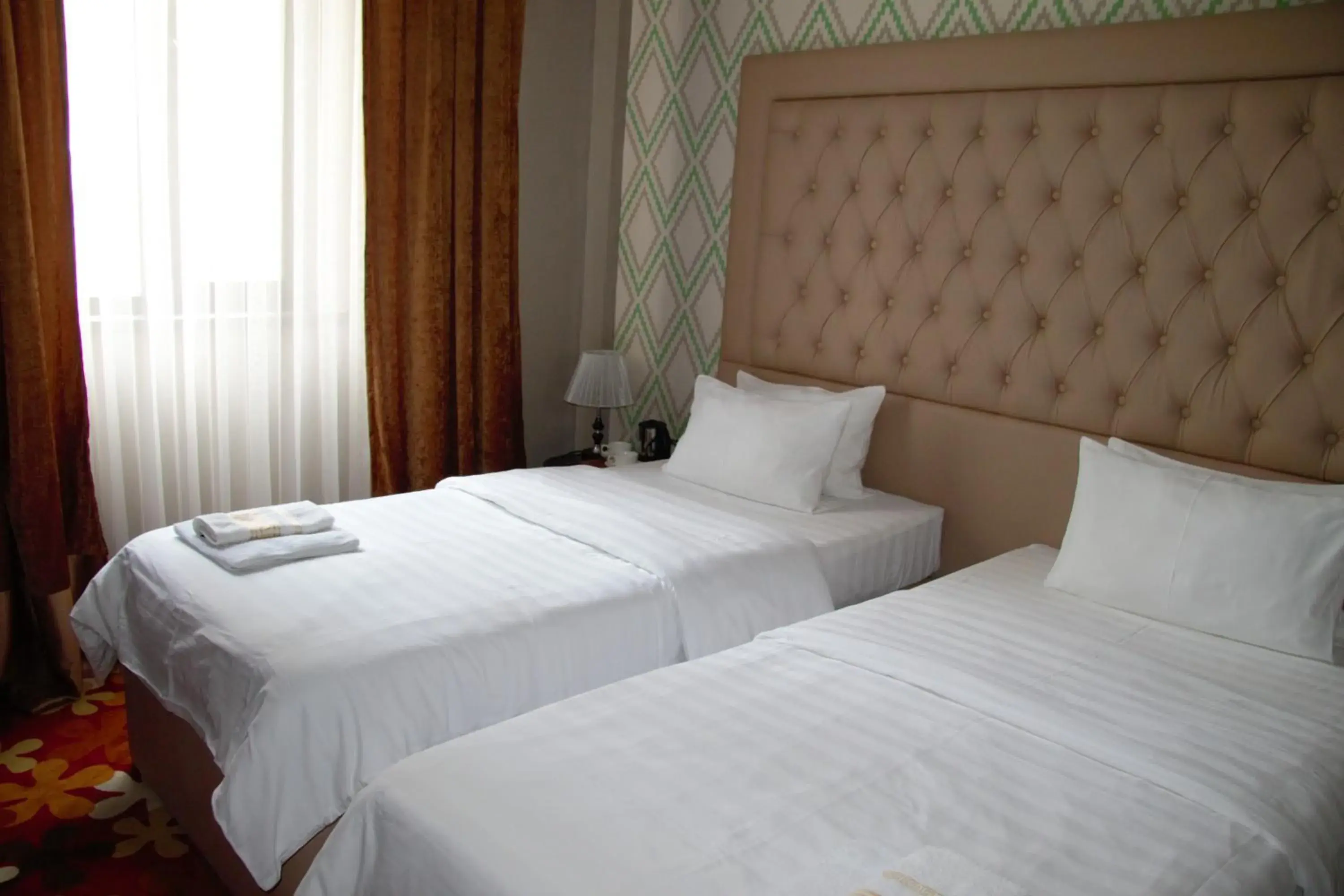 DeLuxe PLAZA DeLuxe PLAZA