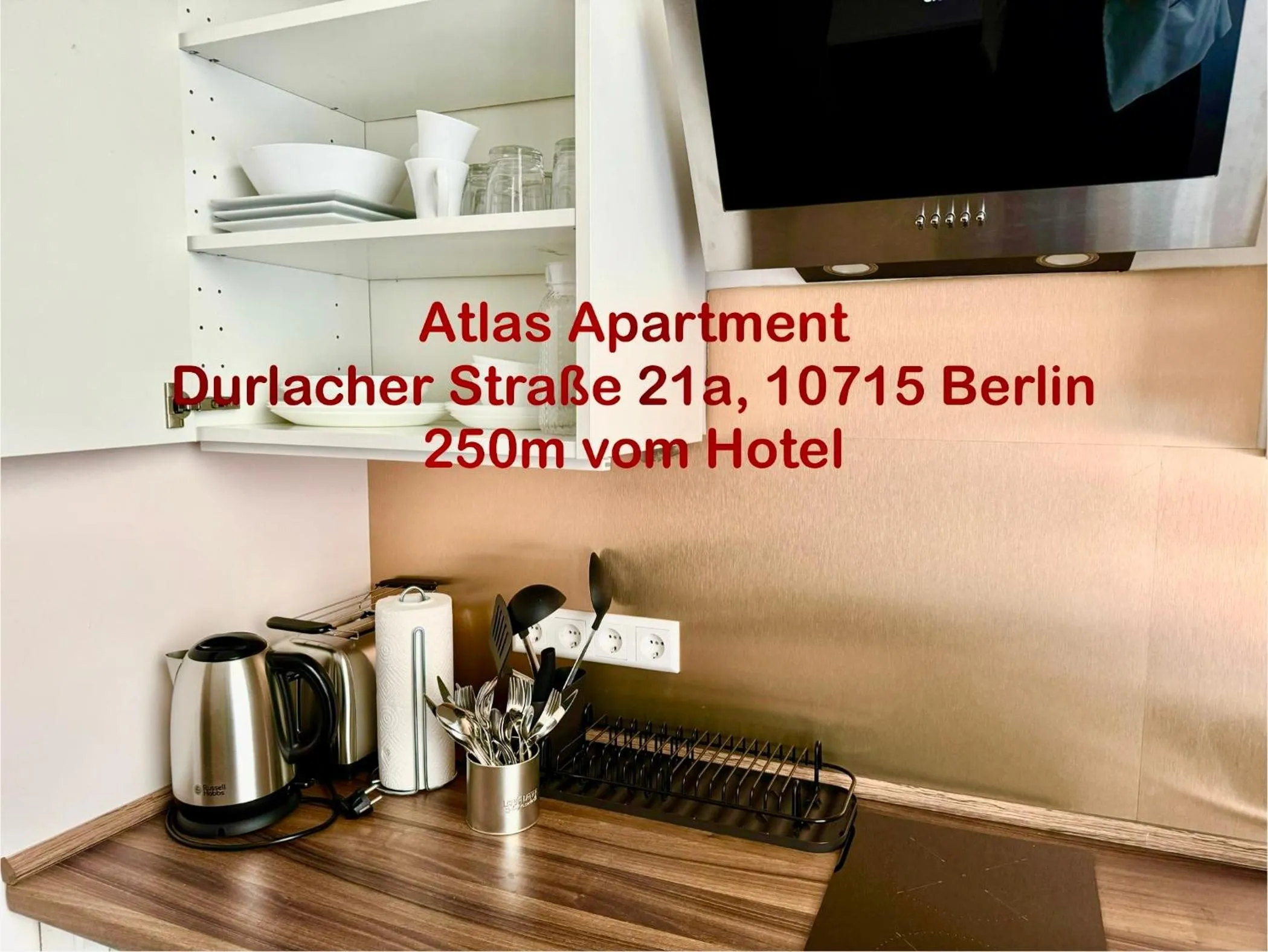 Kitchen or kitchenette in Atlas Berlin Hotel