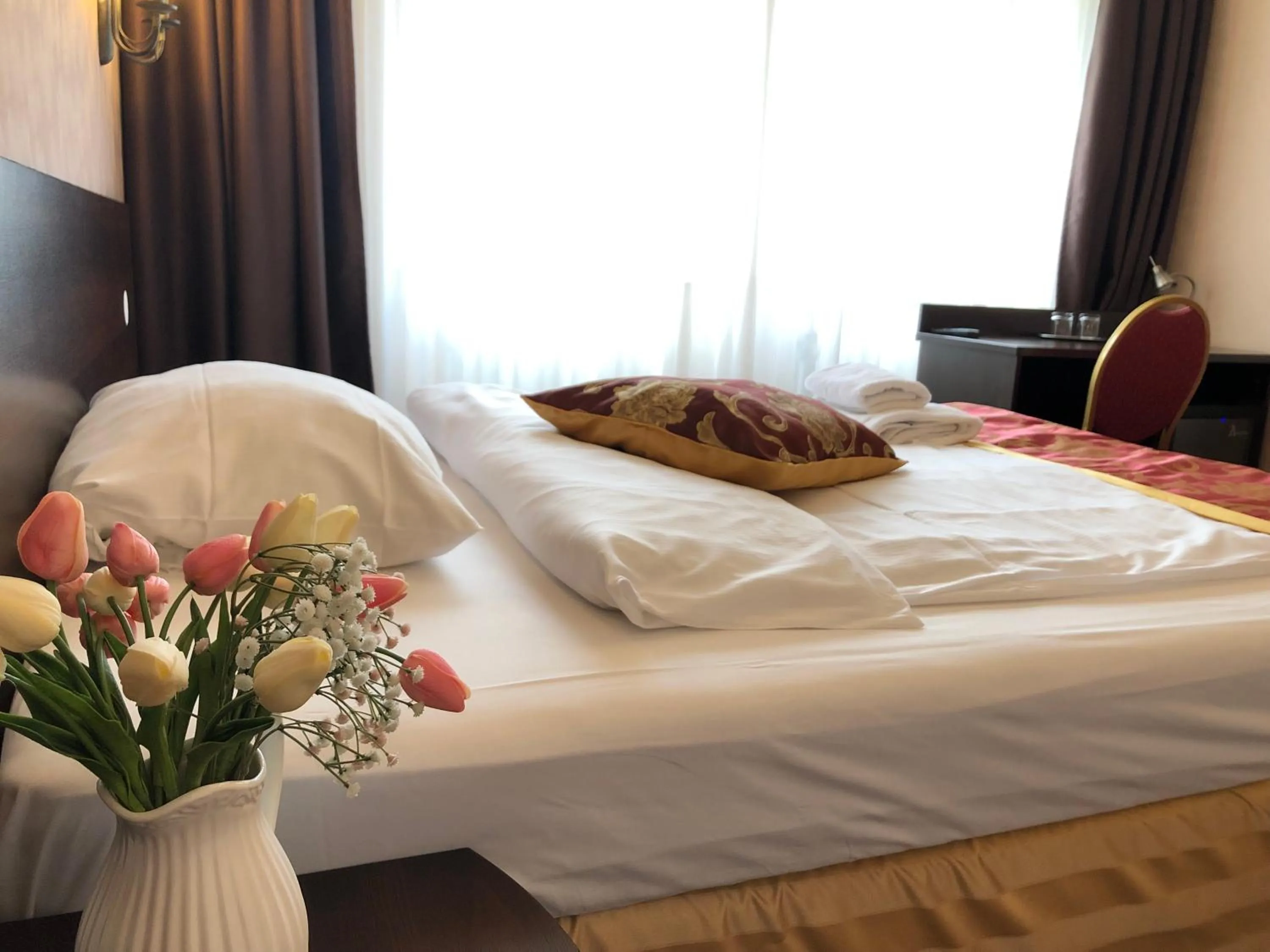 Photo of the whole room, Bed in Atlas Berlin Hotel