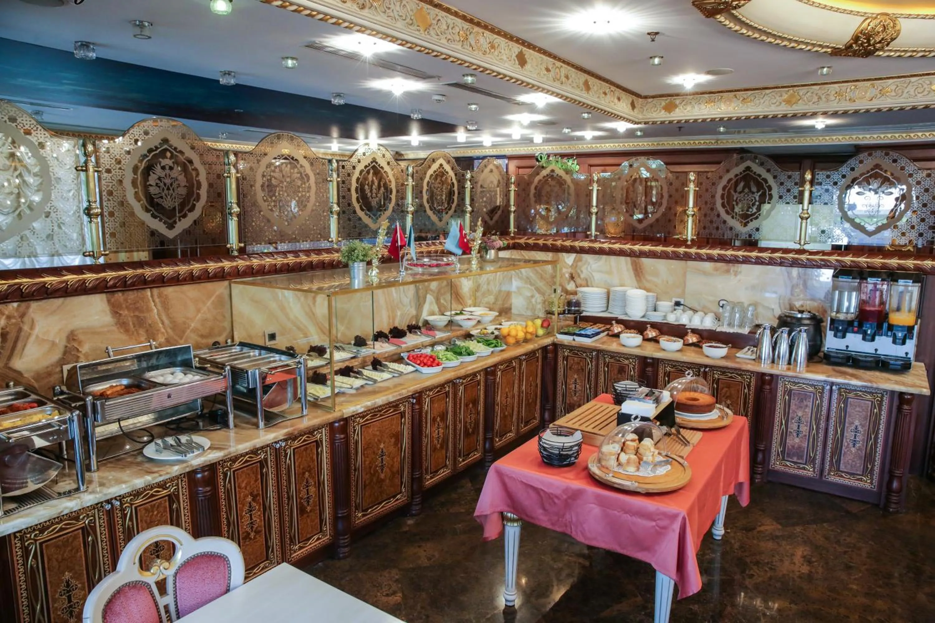 Food and drinks in Ottoman's Life Hotel S Class