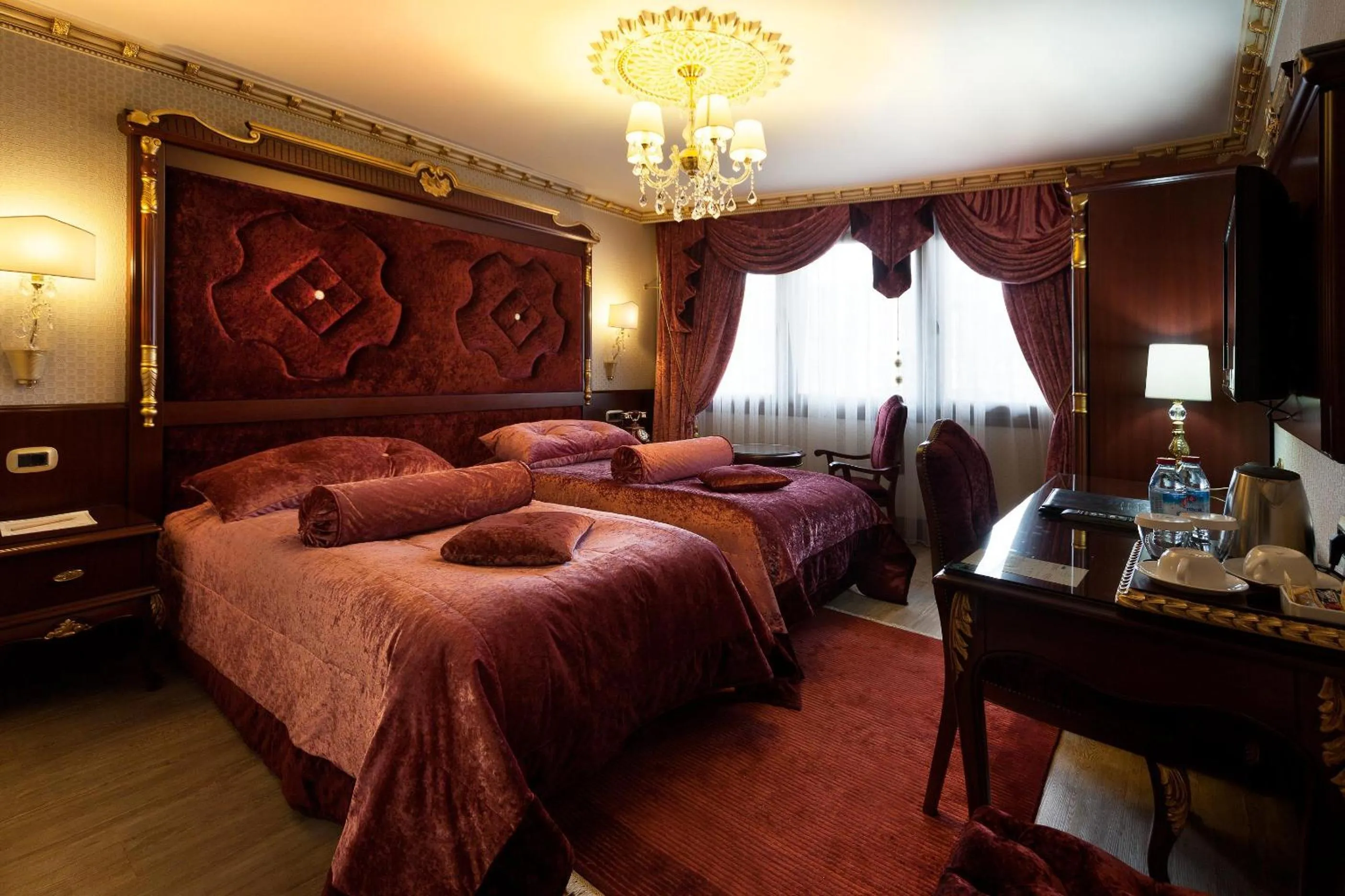 Shower, Bed in Ottoman's Life Hotel S Class