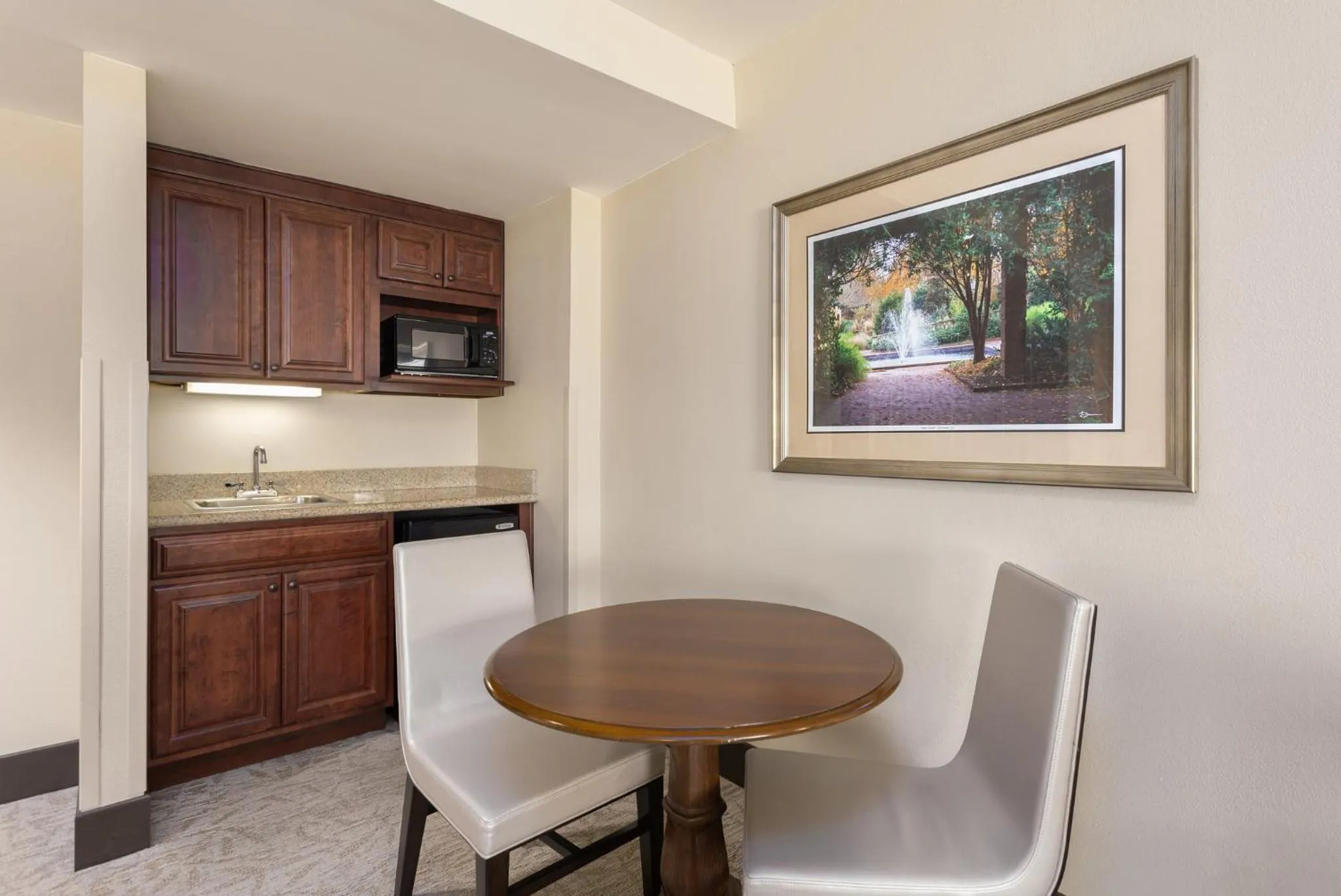 Photo of the whole room in Lexington Expo Hotel by IHG