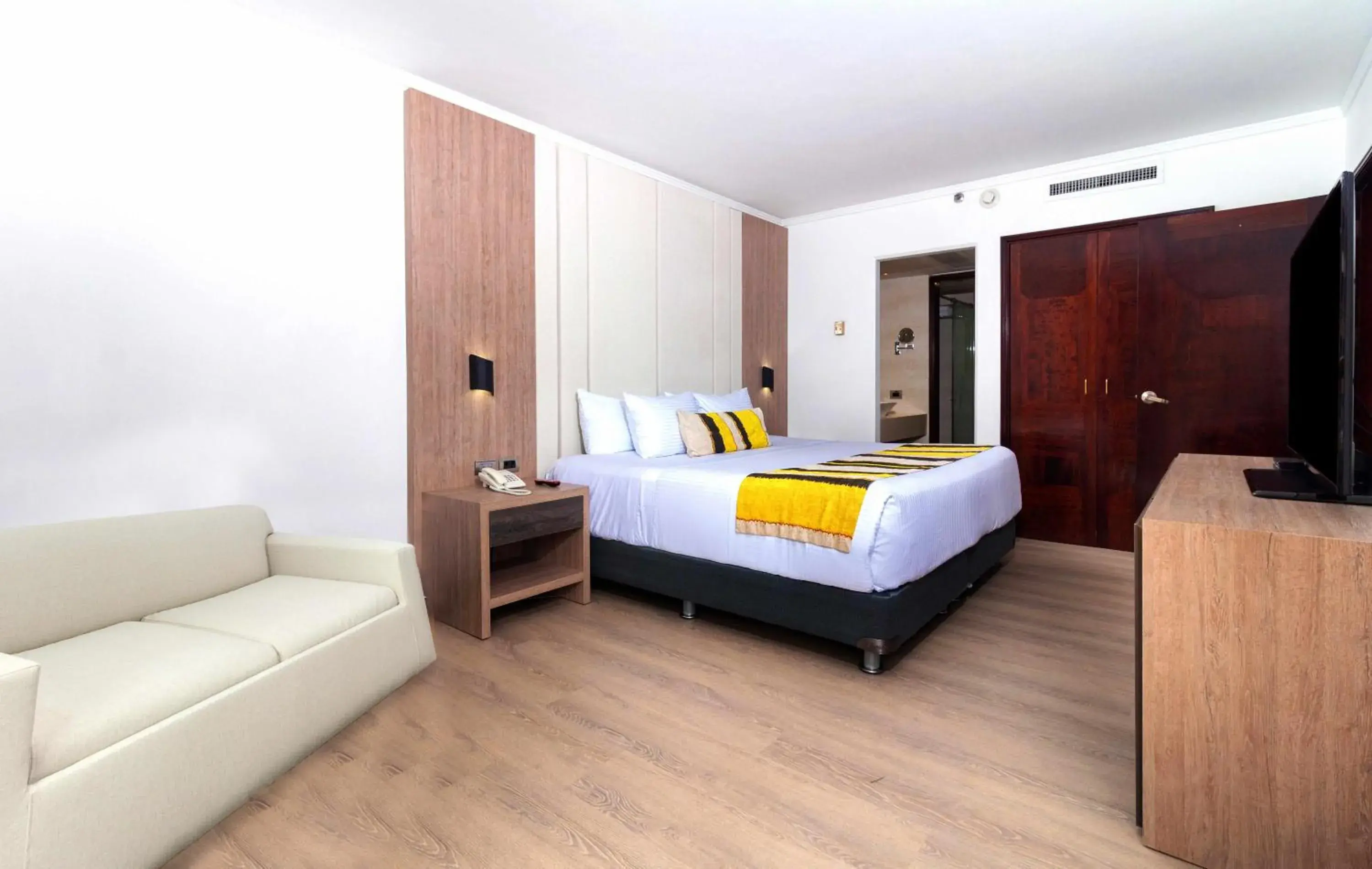 Suite in Hotel Dann Carlton Belfort Medellin Suite in Hotel Dann Carlton Belfort Medellin