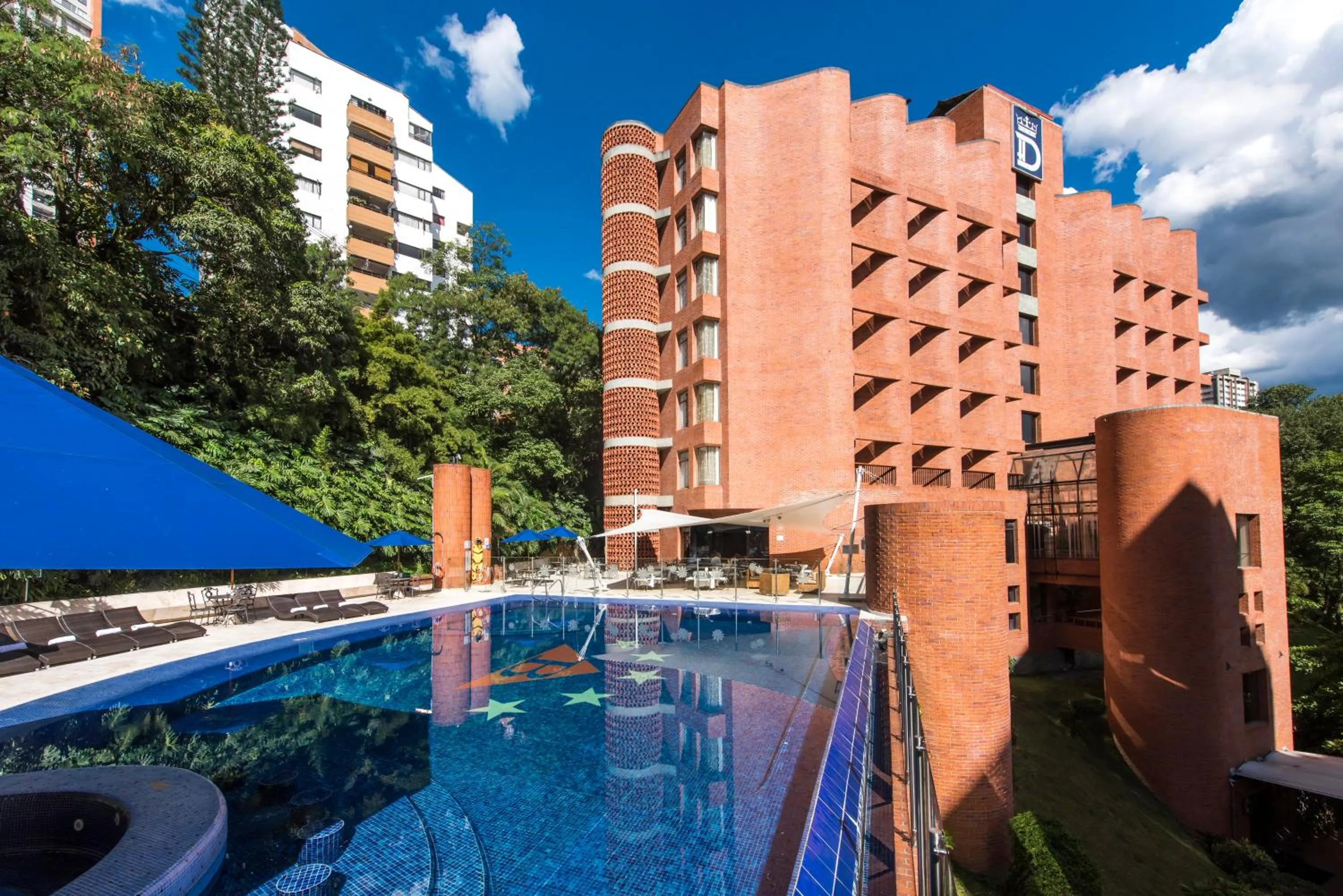 Swimming pool in Hotel Dann Carlton Belfort Medellin
