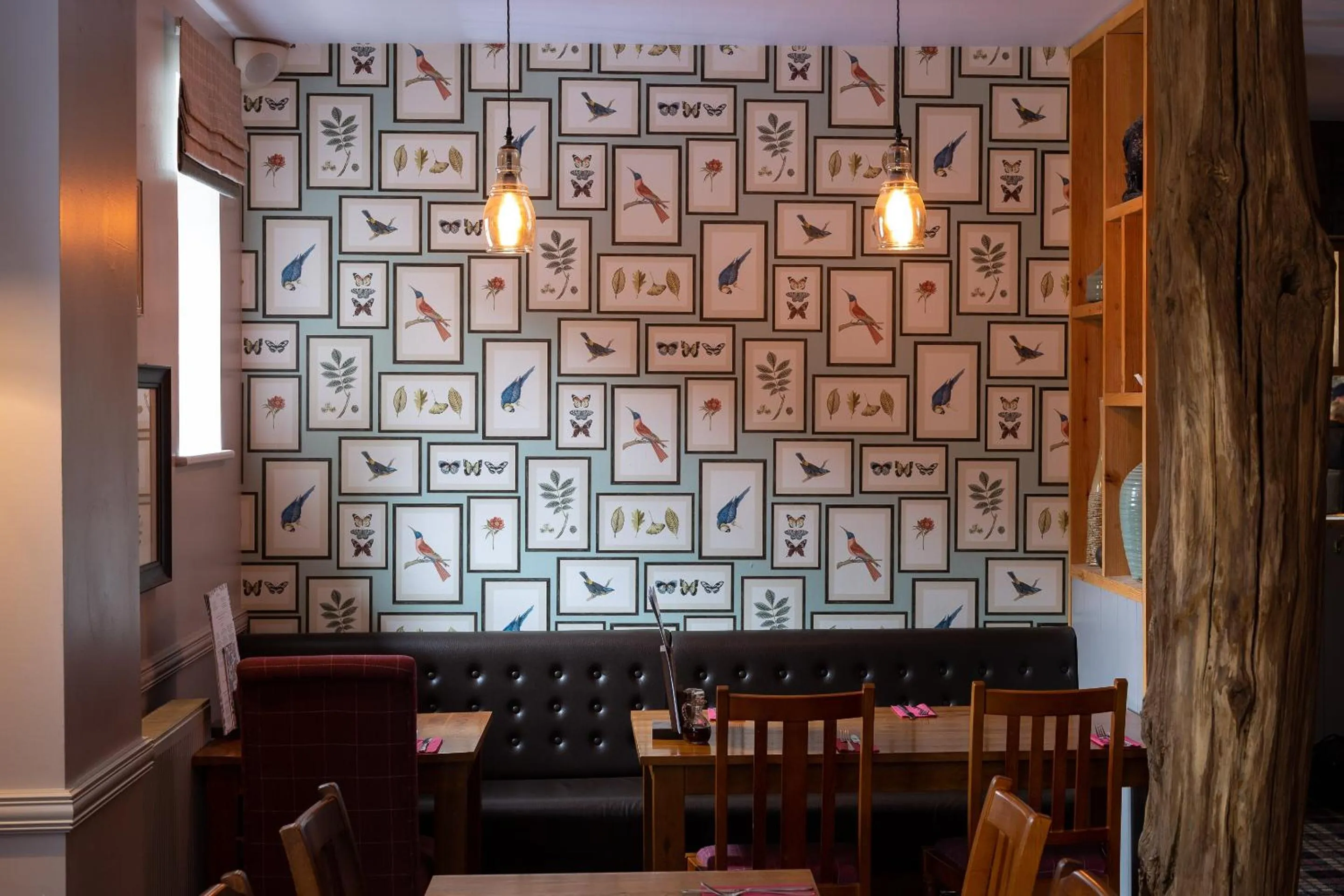 Lounge or bar in The Poacher Inn