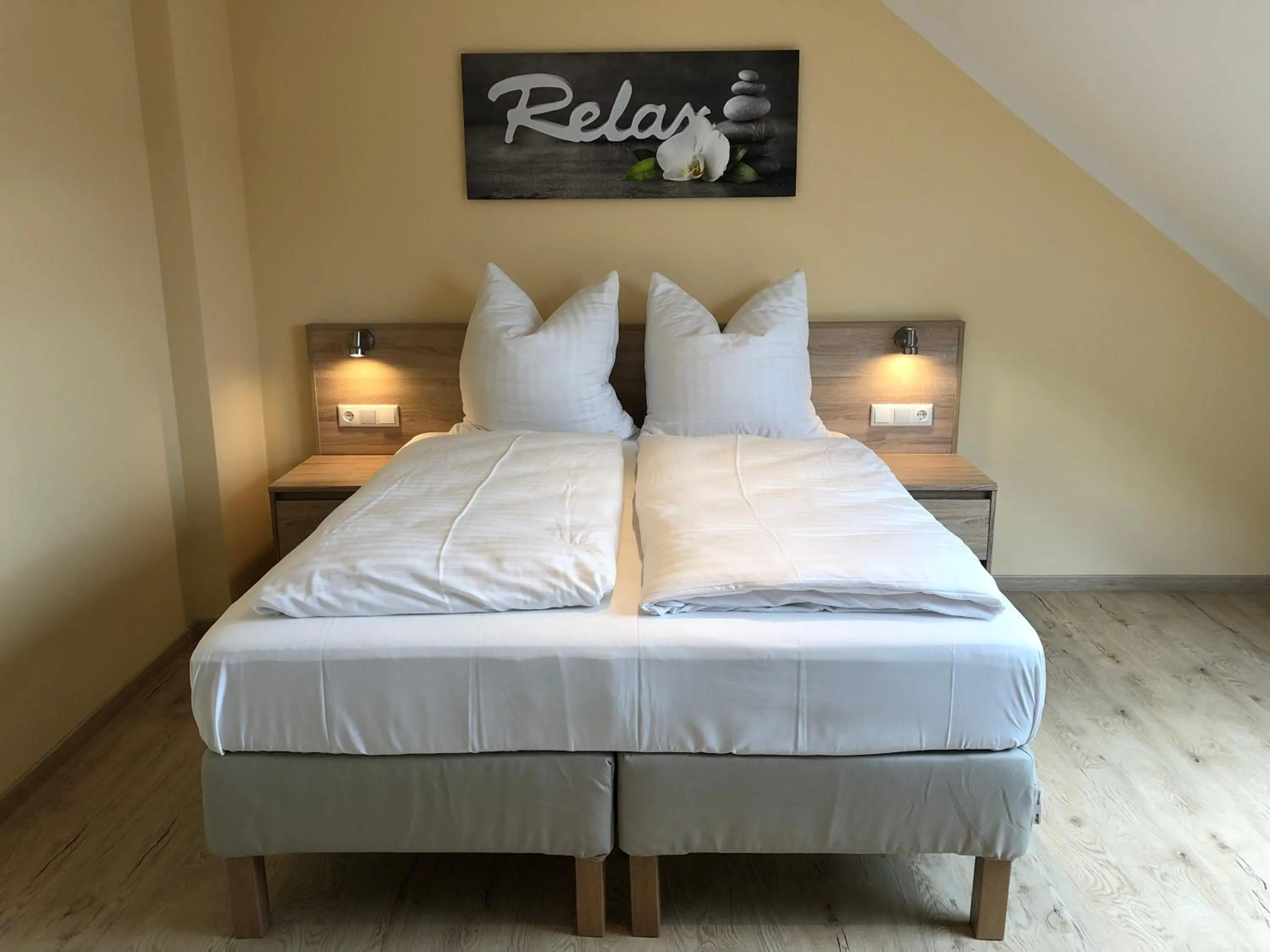 Bed in Hotel Select Suites & Aparts