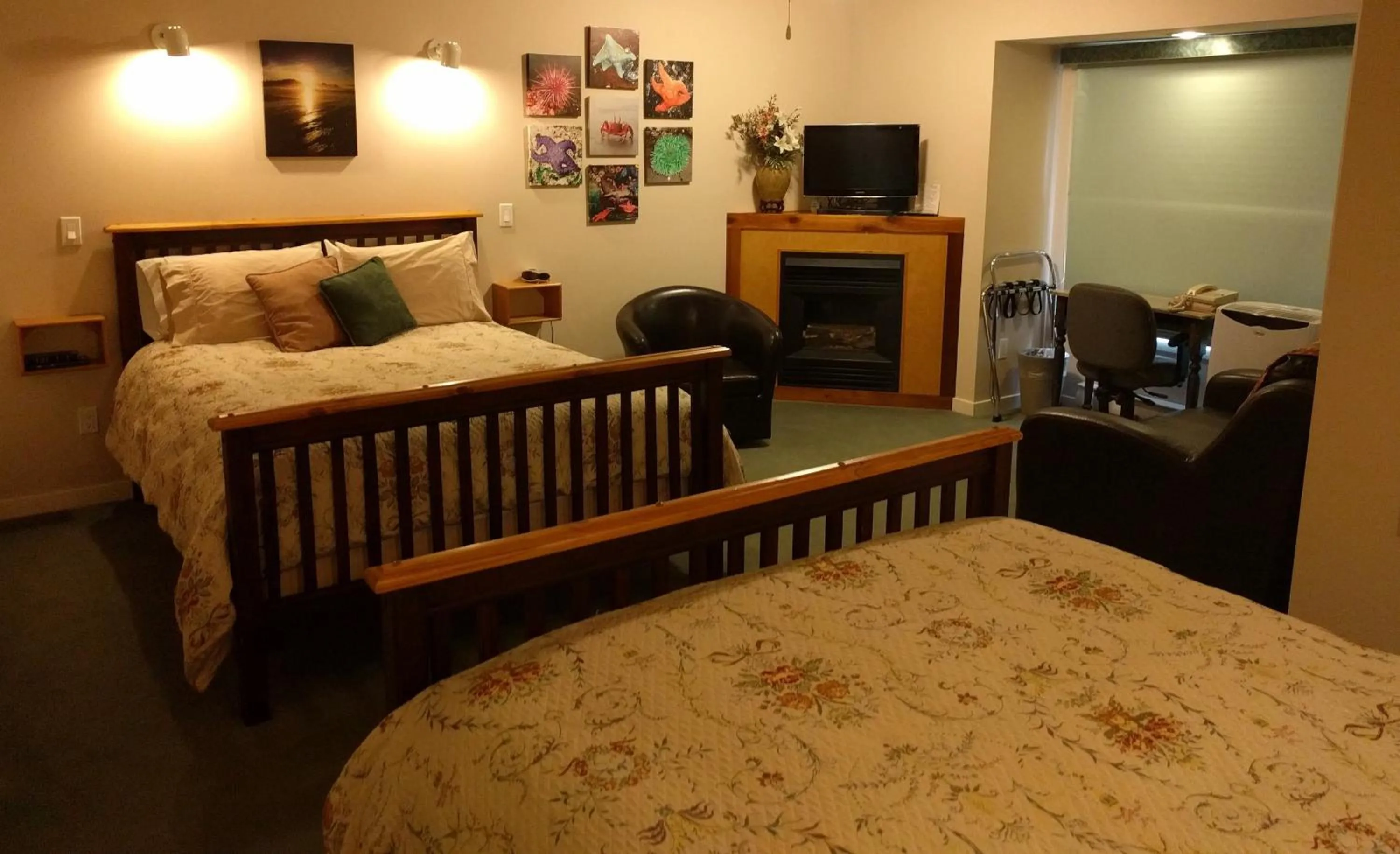 Cedar Wood Lodge Bed & Breakfast Inn
