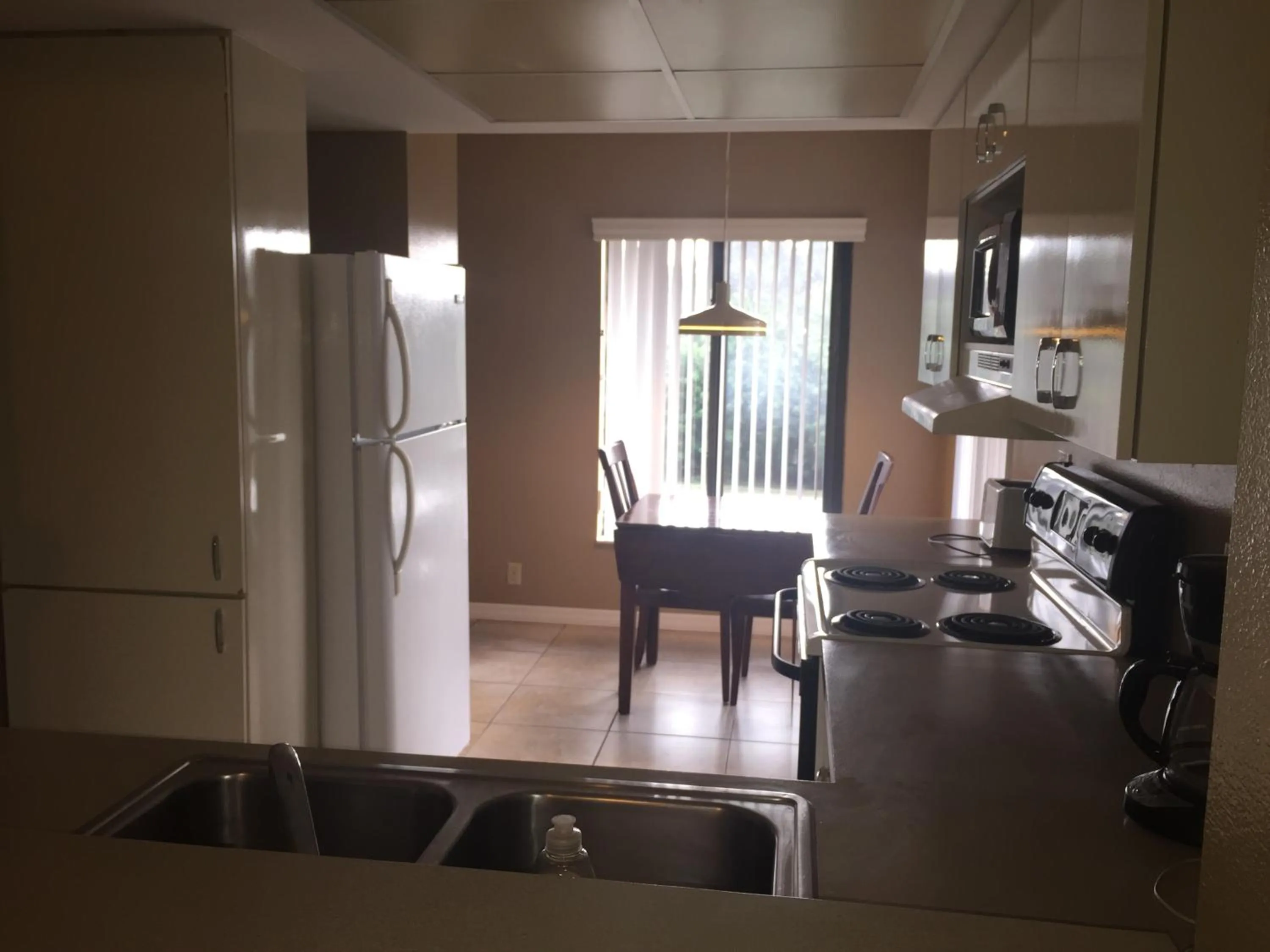 Kitchen or kitchenette in Charlotte Bay Resort