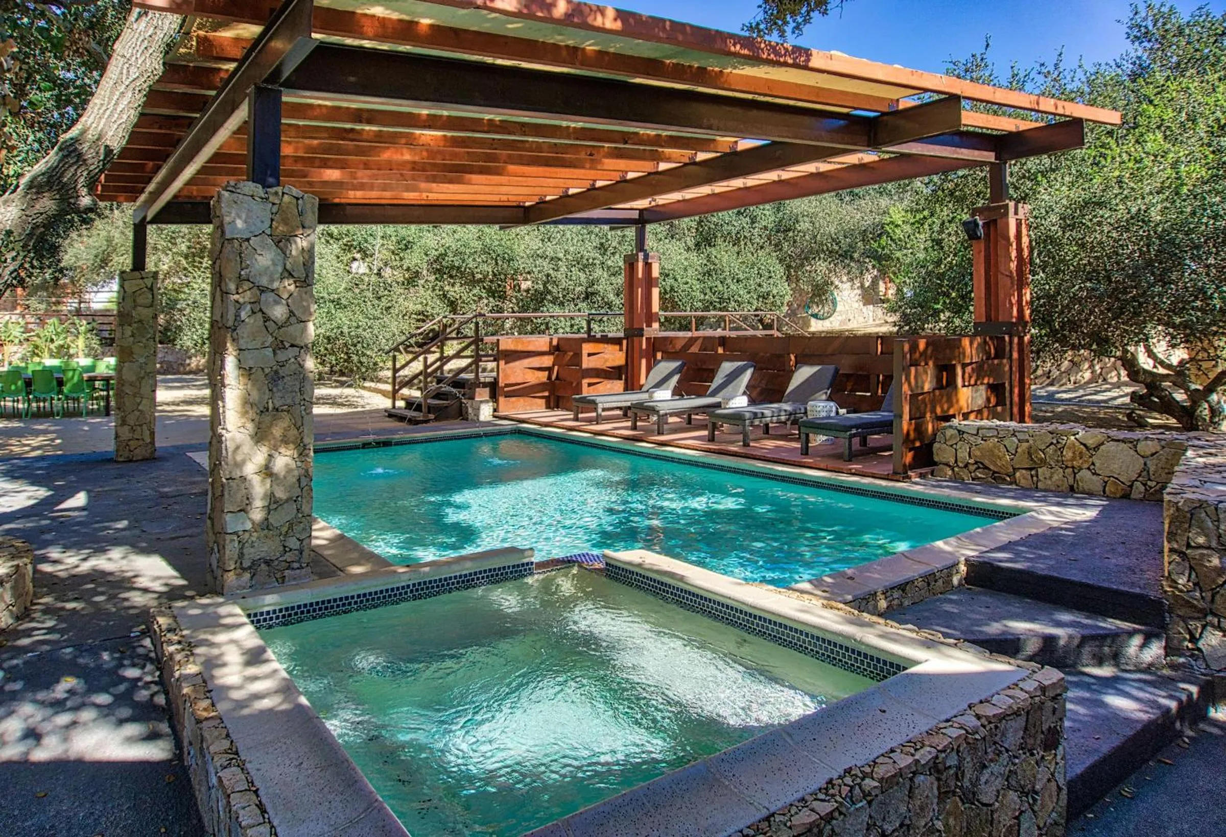 Balcony/Terrace in Maglen Resort