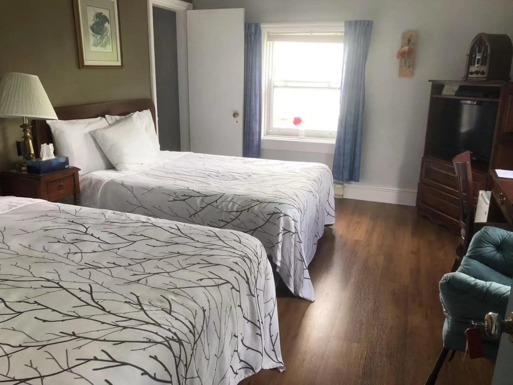 Photo of the whole room, Bed in Braeside Country Inn