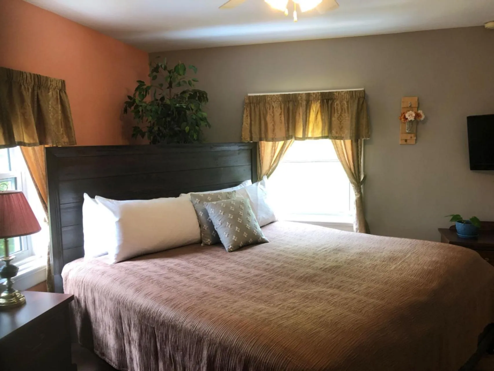 Bed in Braeside Country Inn