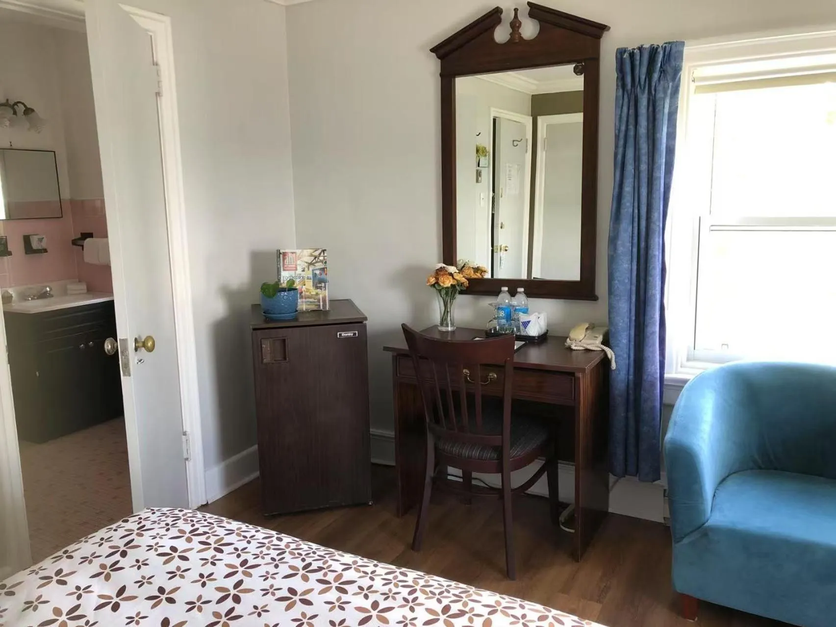 Photo of the whole room, Bed in Braeside Country Inn