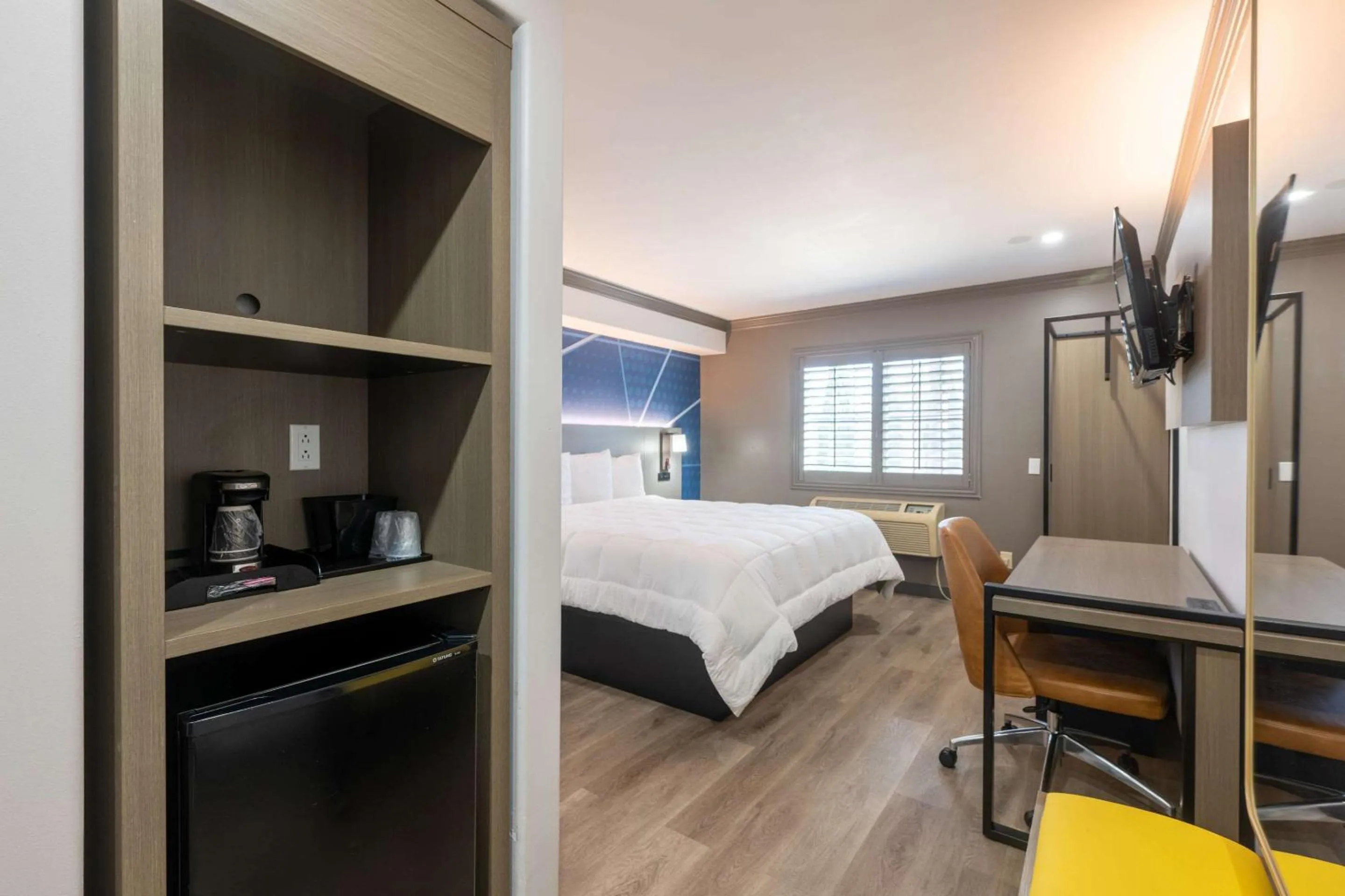 Bedroom, Bed in Torrance Inn LAX Airport Area