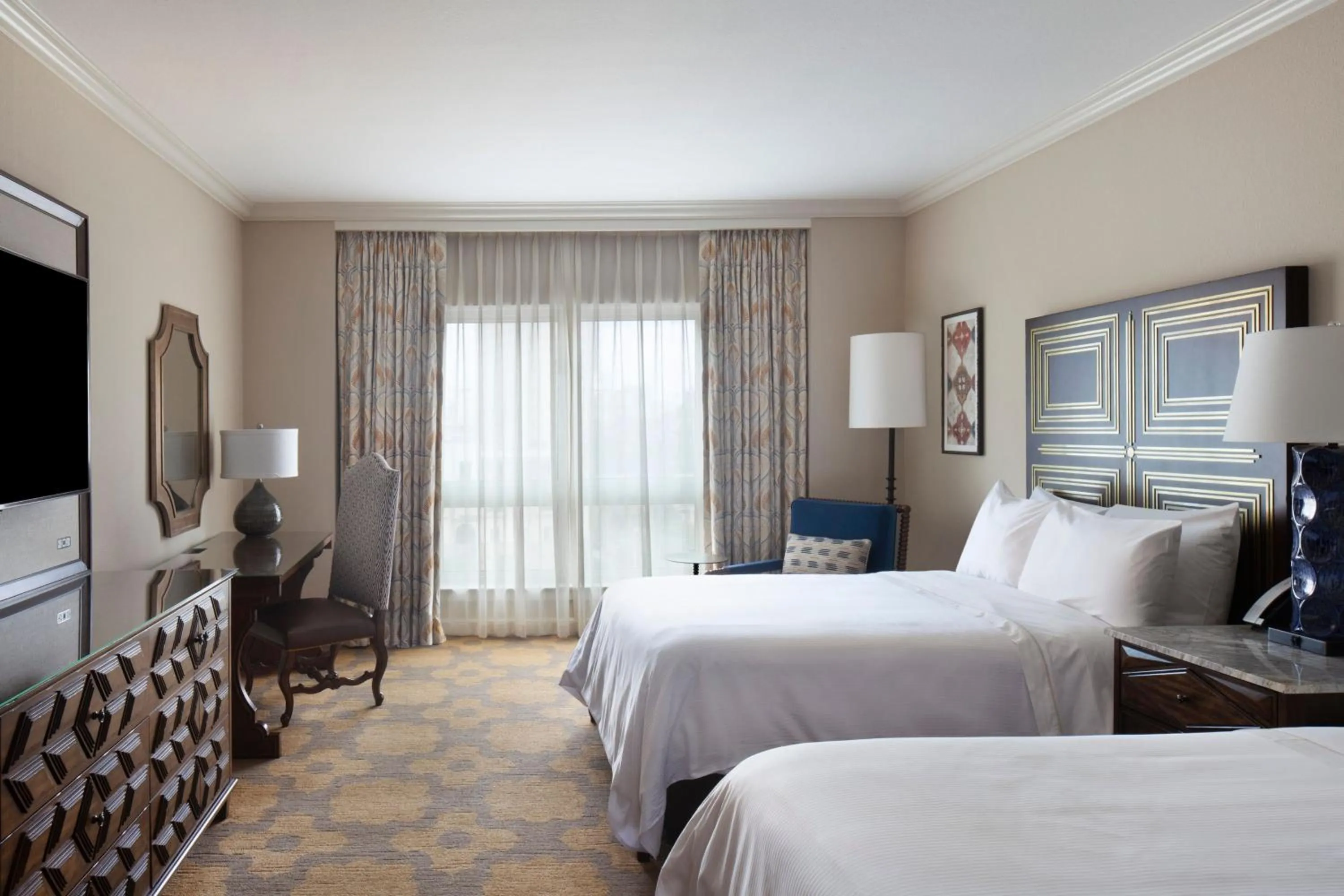 Photo of the whole room, Bed in The Westin Riverwalk, San Antonio