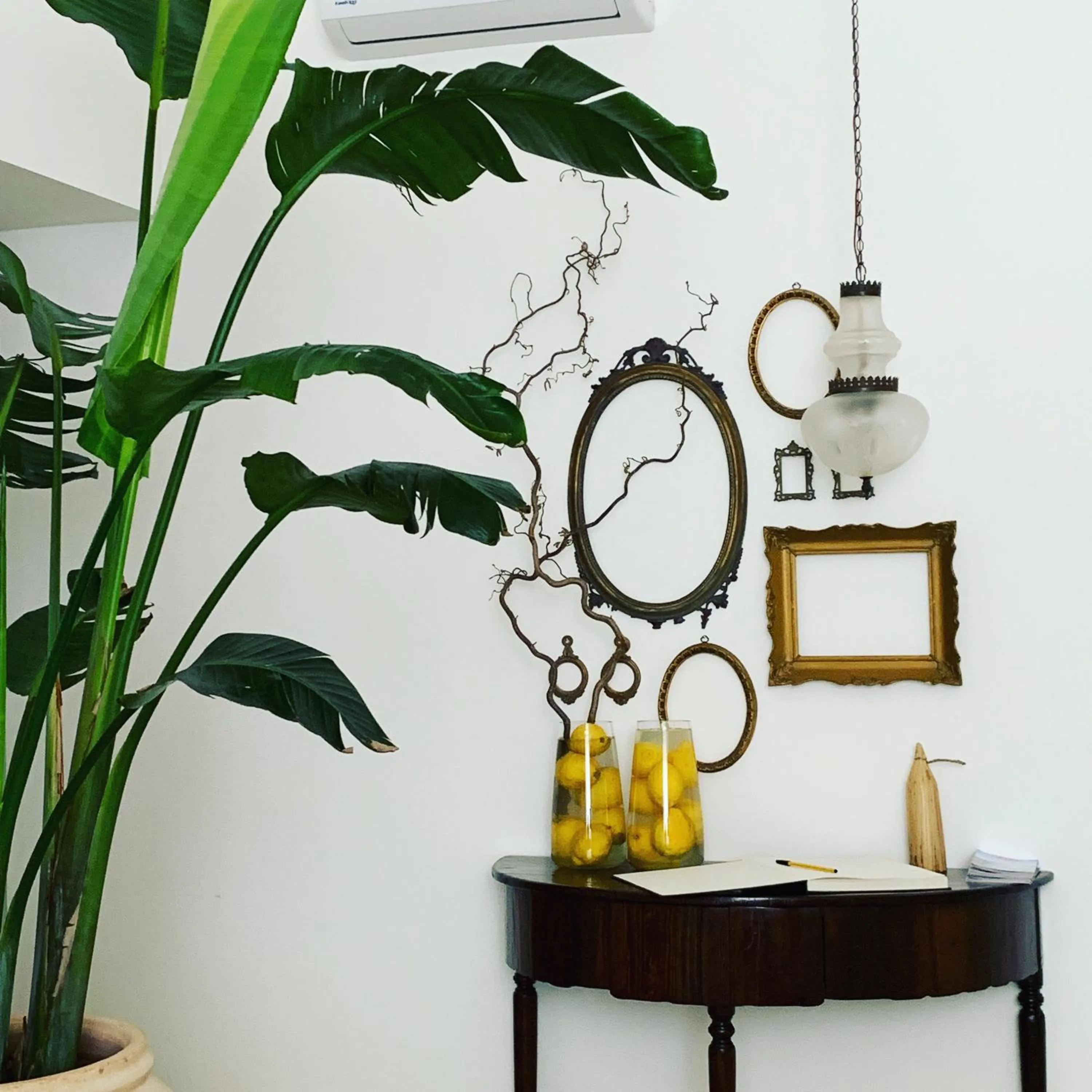 Decorative detail in Sikuli e Sikani