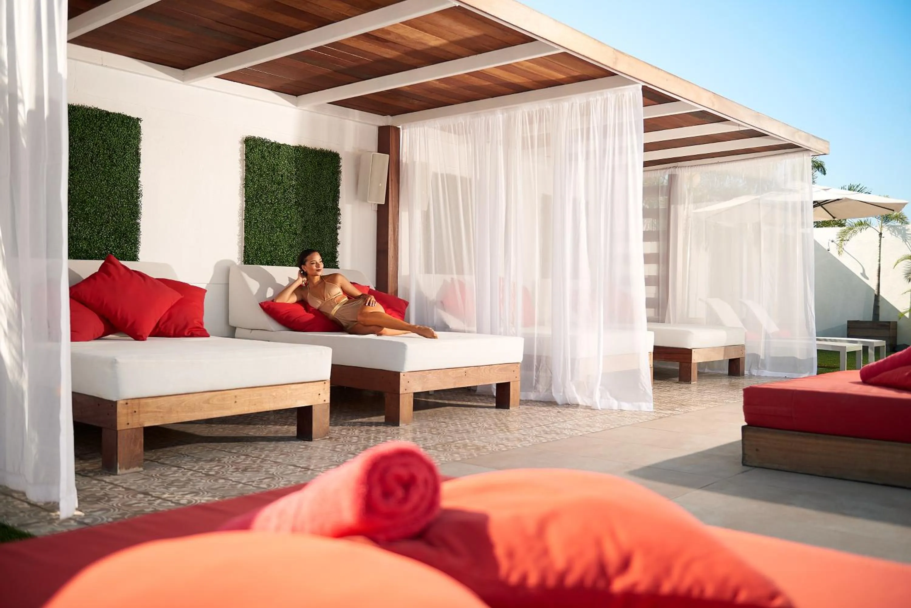 On site, Bed in S Hotel Kingston