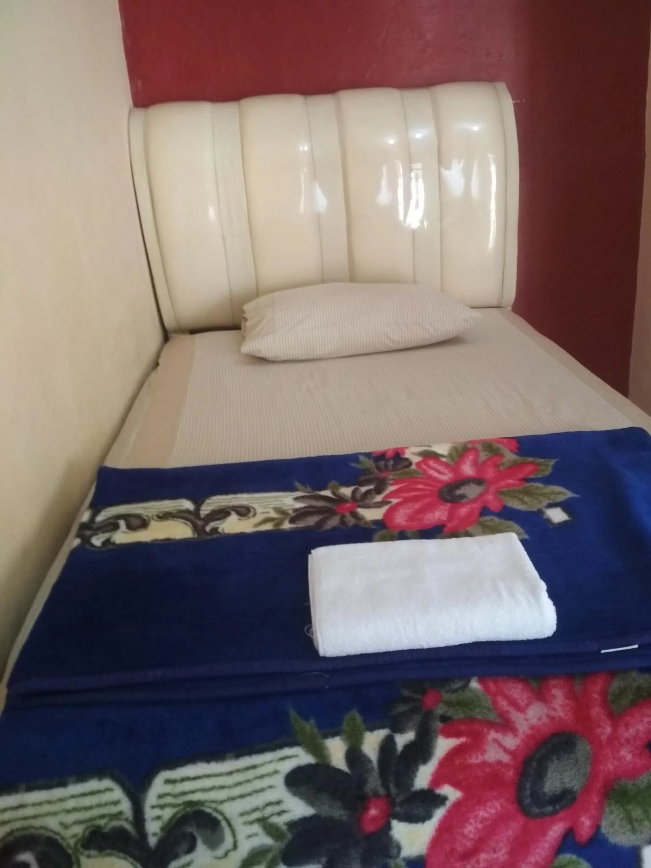 Bed in Sapo Karo Rest House