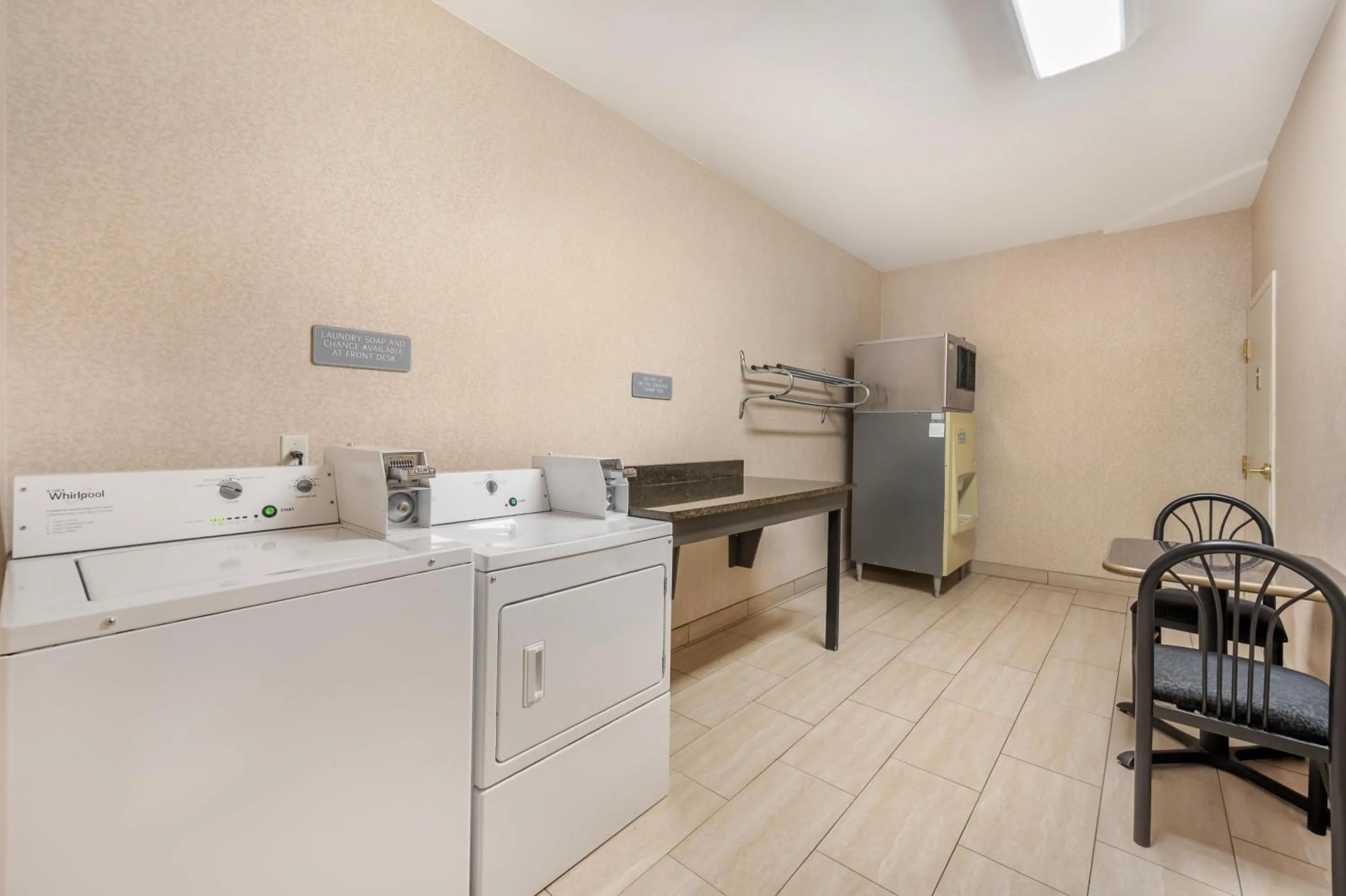 Property building in Best Western Plus Boulder Louisville