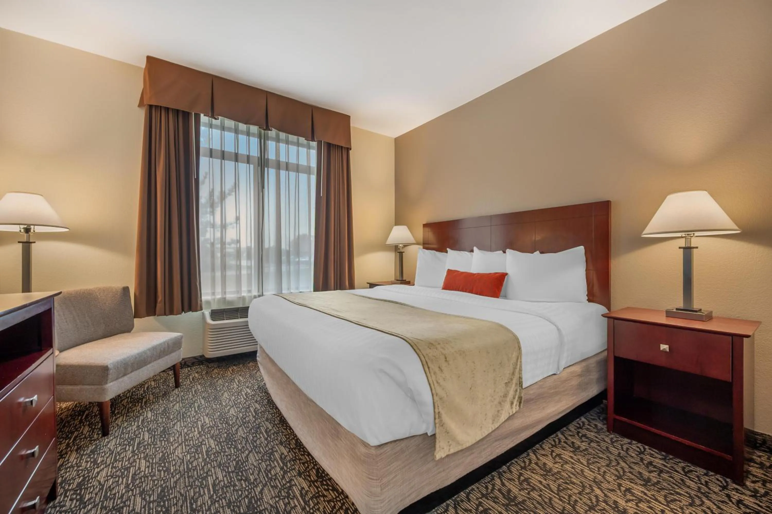 Photo of the whole room, Bed in Best Western Plus Boulder Louisville