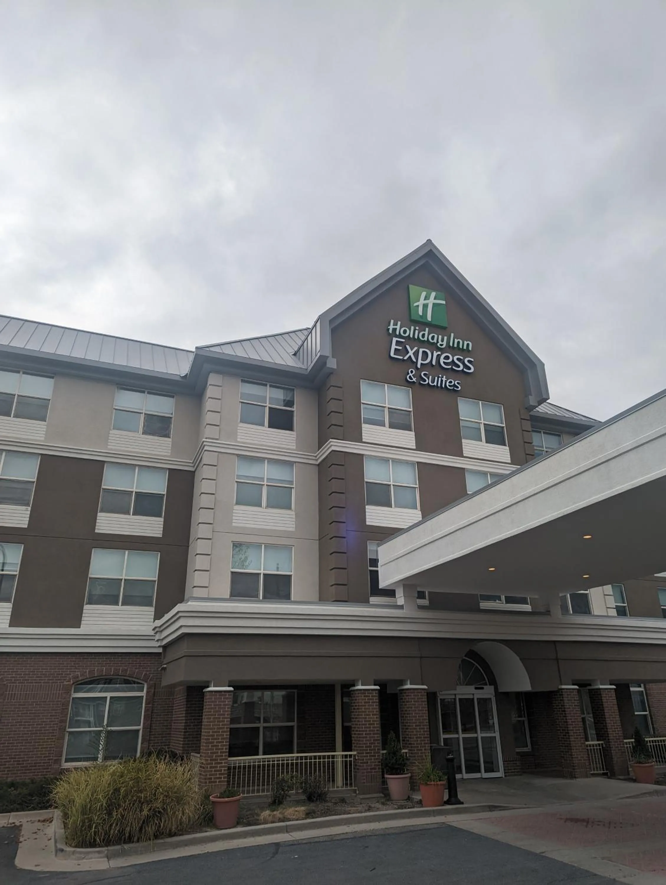 Property building in Holiday Inn Express & Suites Salt Lake City N - Bountiful by IHG
