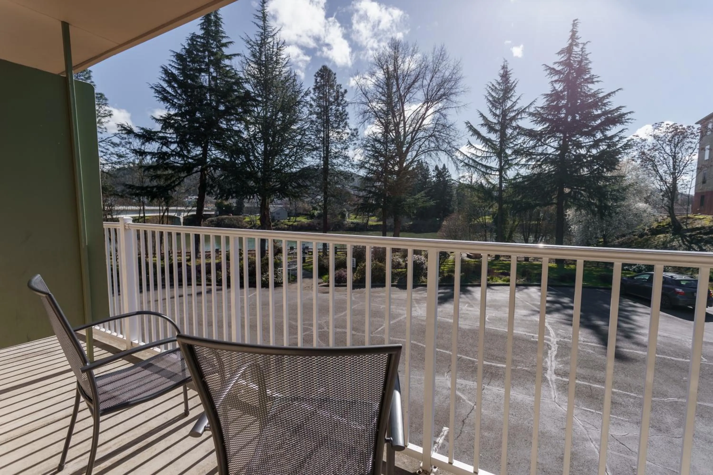 Balcony/Terrace in Riverfront Inn Roseburg
