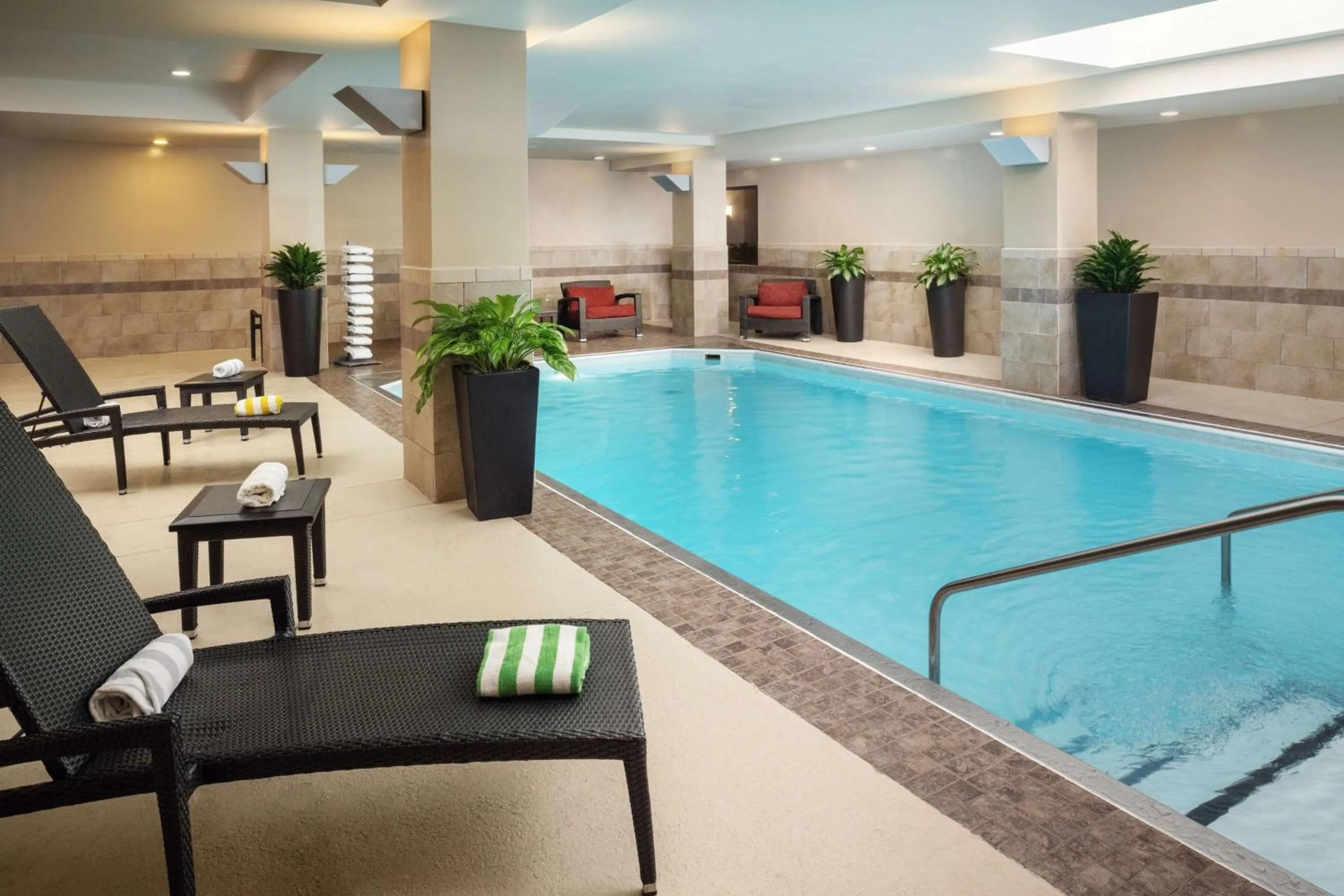 Pool view in Embassy Suites Saint Louis - Downtown