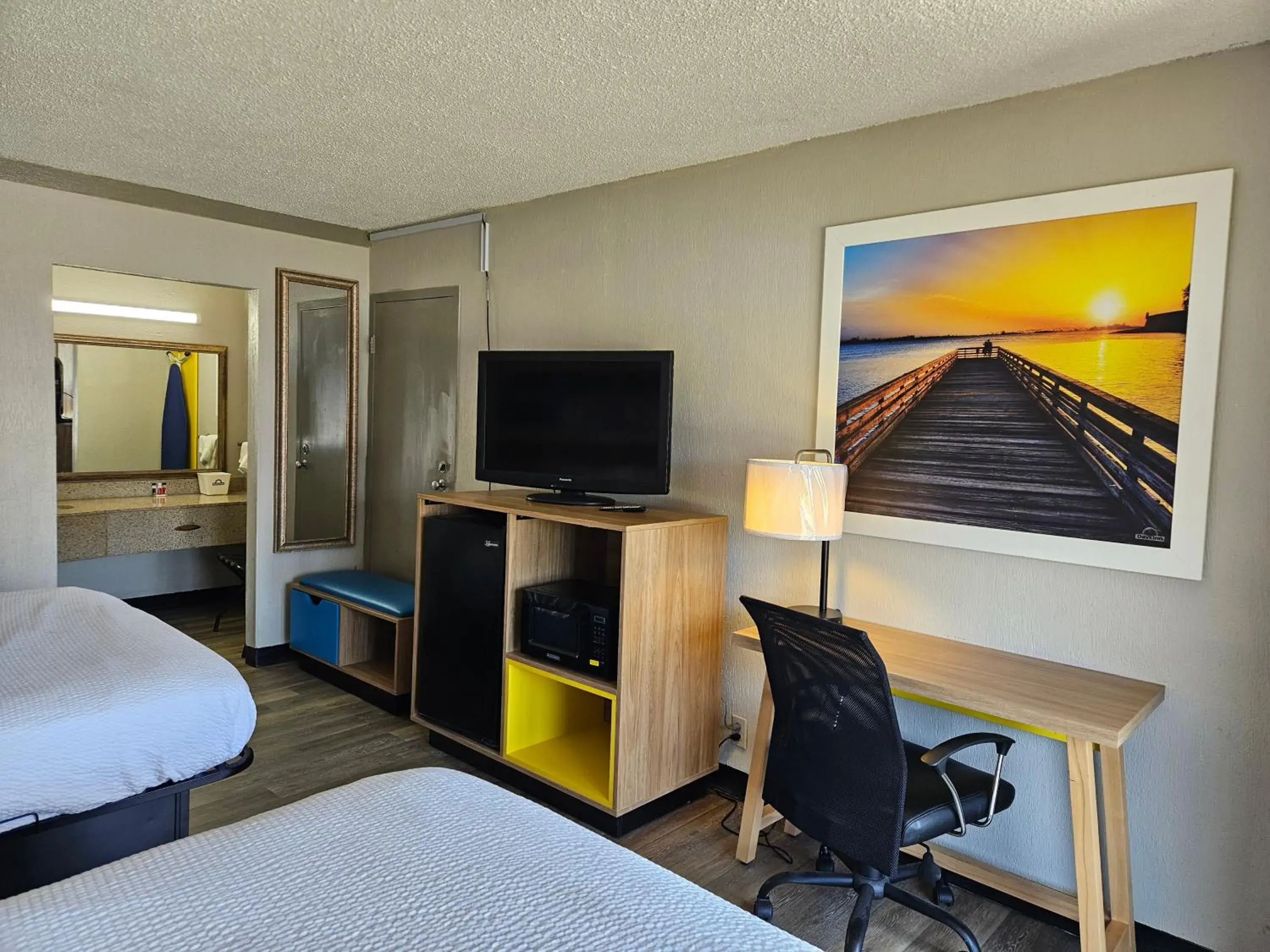 Queen Room - Disability Access/Non-Smoking in Days Inn by Wyndham Washington Queen Room - Disability Access/Non-Smoking in Days Inn by Wyndham Washington