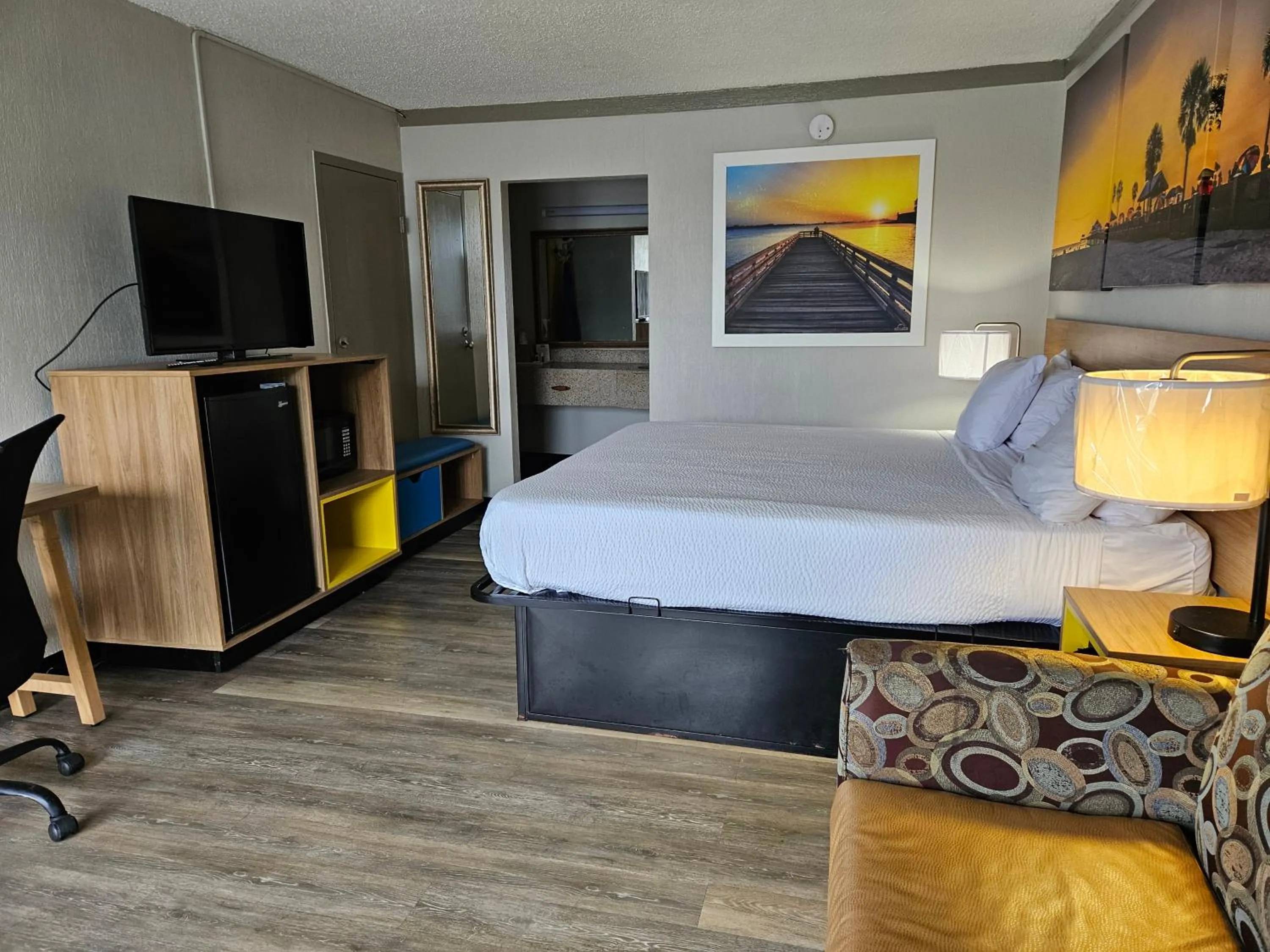 Bed in Days Inn by Wyndham Washington