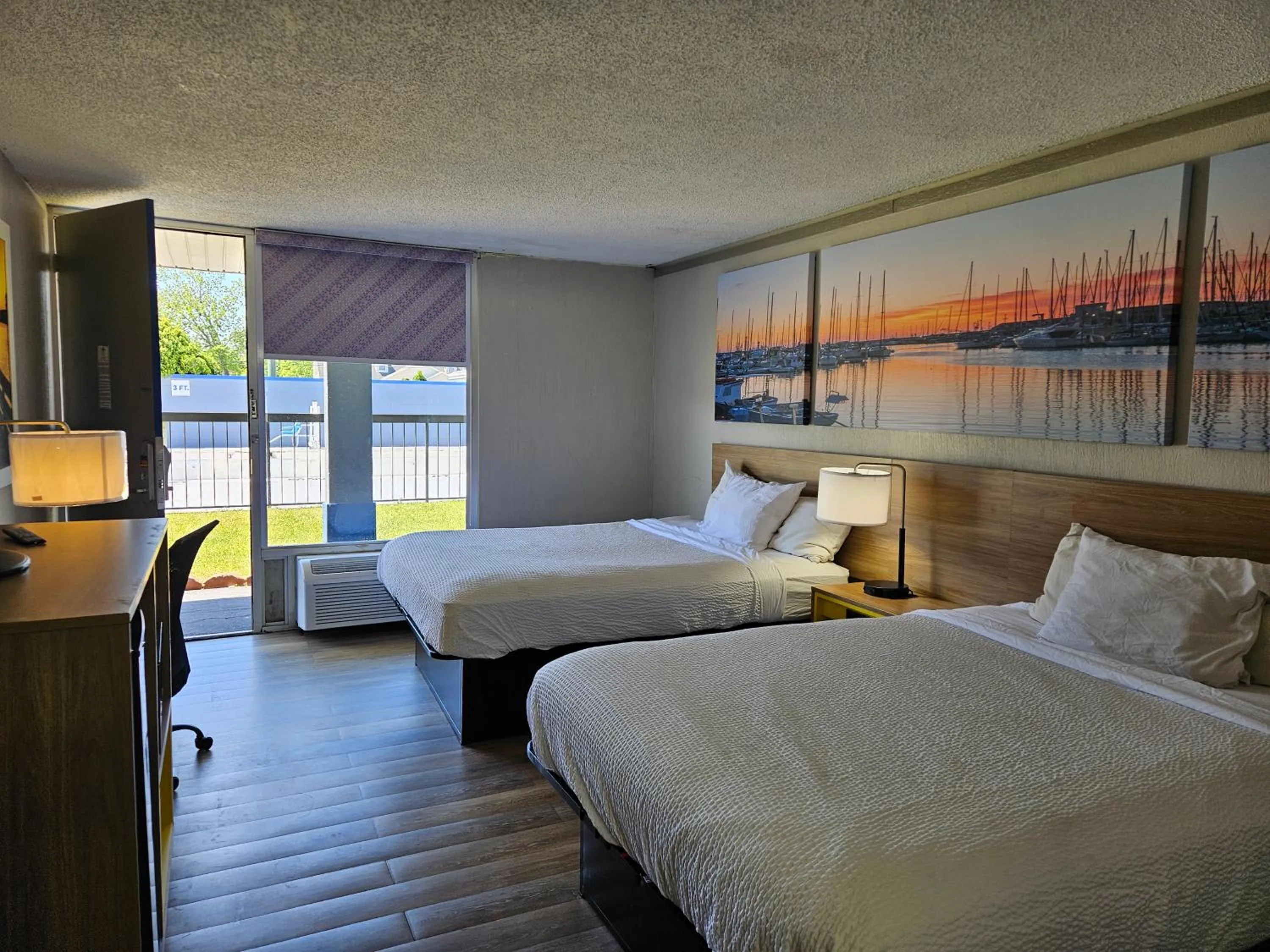 Bed in Days Inn by Wyndham Washington