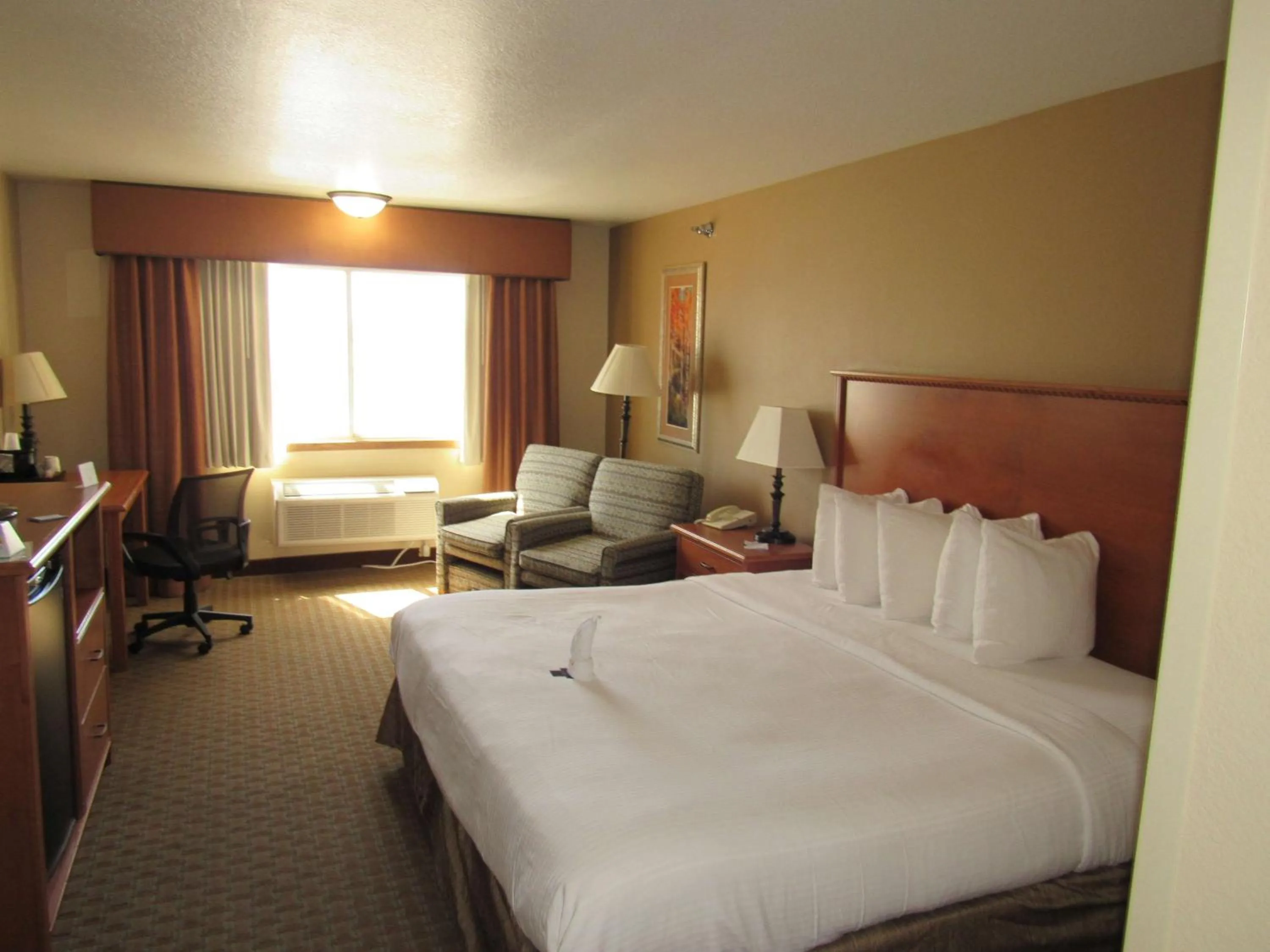 Bedroom, Bed in Best Western Empire Towers