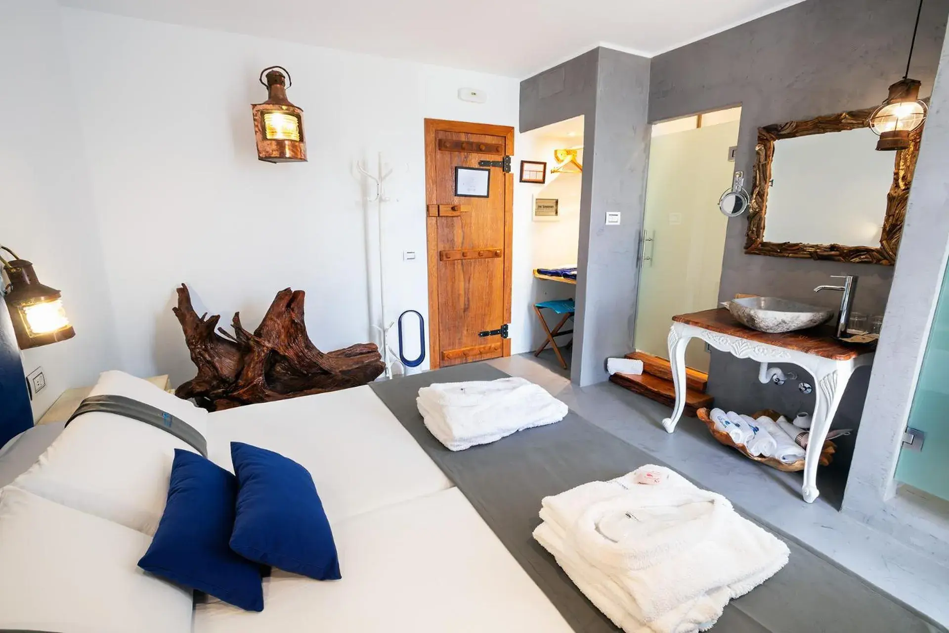 Double Room with Balcony and Sea View in Hotel Puntagrande Double Room with Balcony and Sea View in Hotel Puntagrande