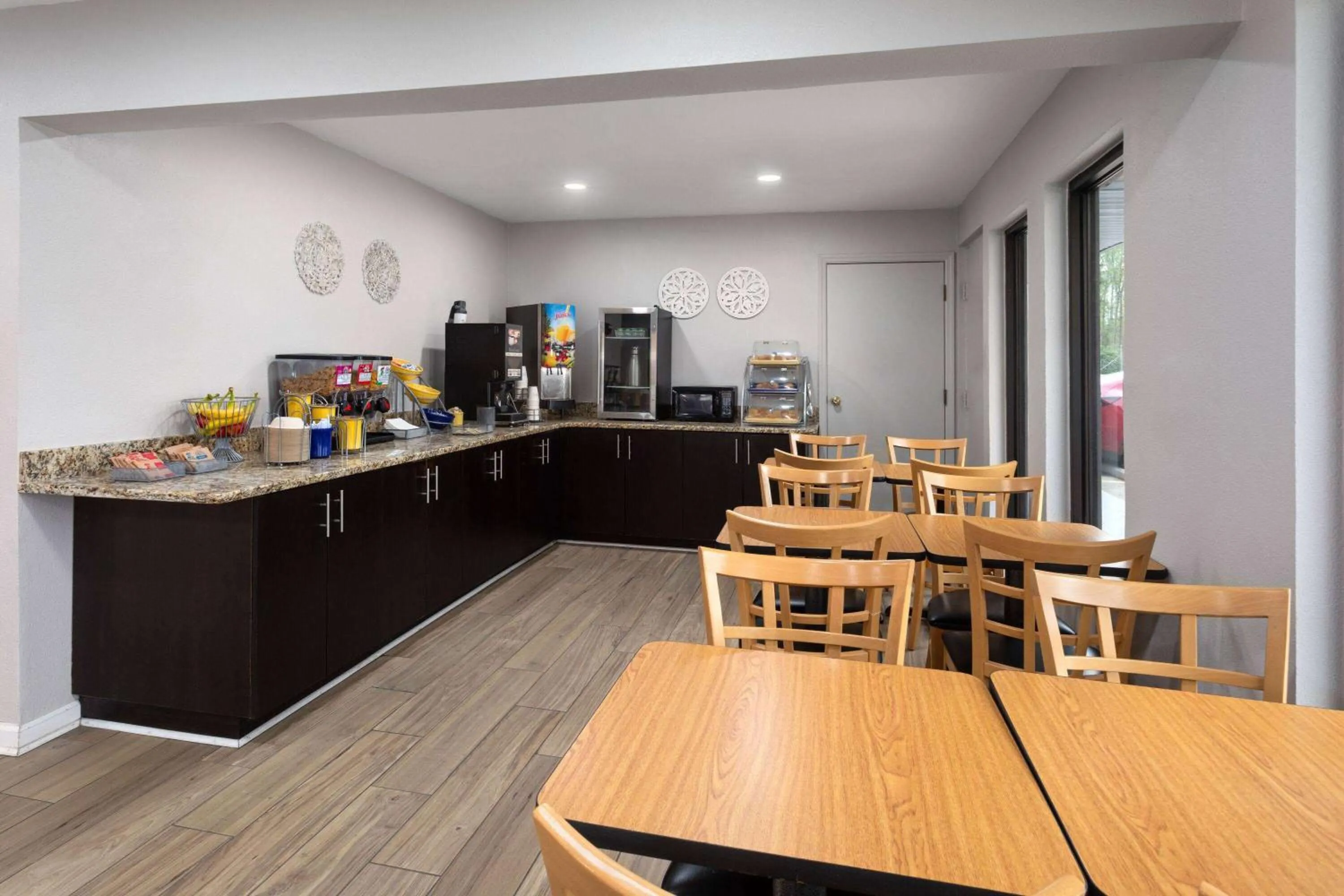 Breakfast in Days Inn by Wyndham Douglasville-Atlanta-Fairburn Road