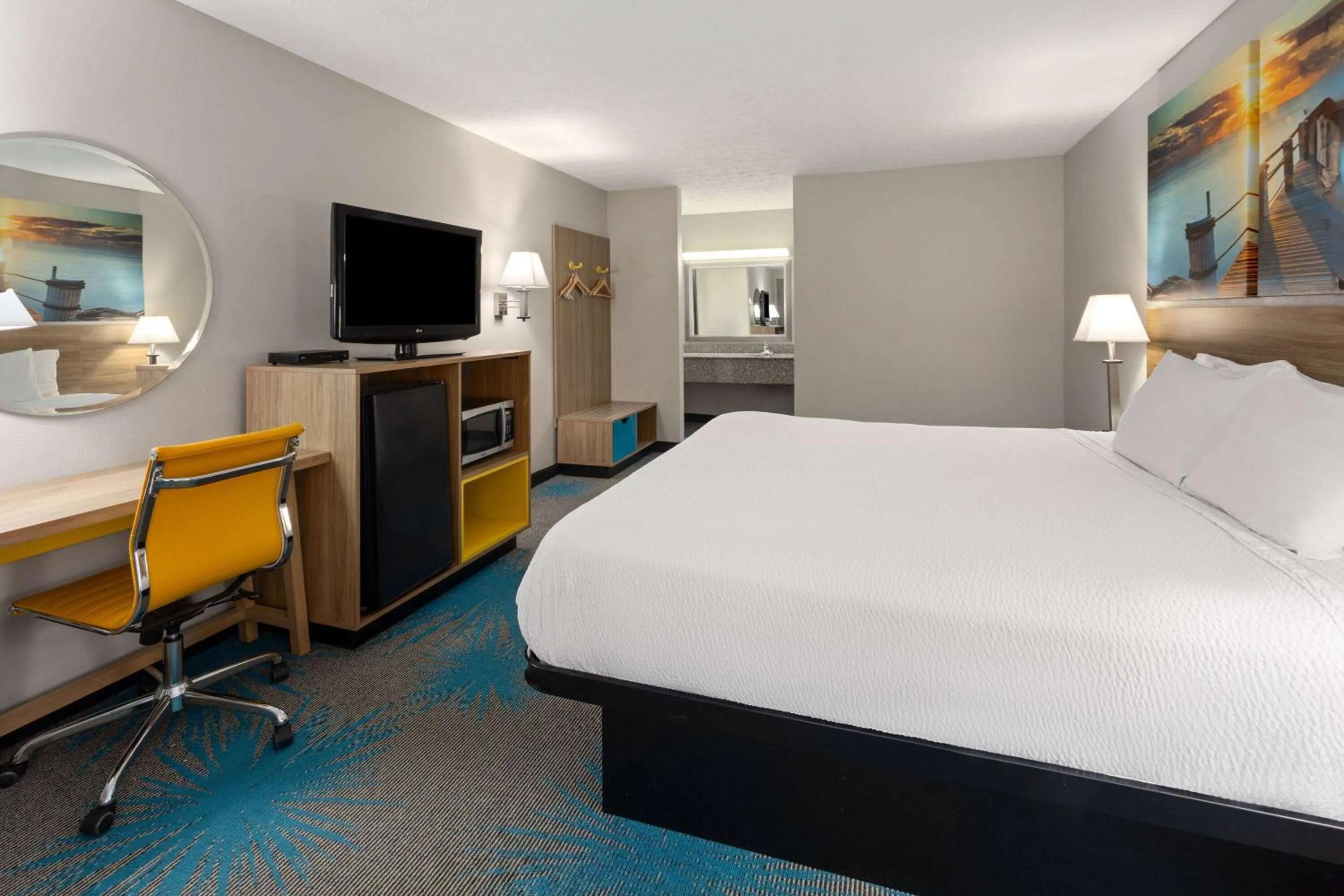 Photo of the whole room, Bed in Days Inn by Wyndham Douglasville-Atlanta-Fairburn Road