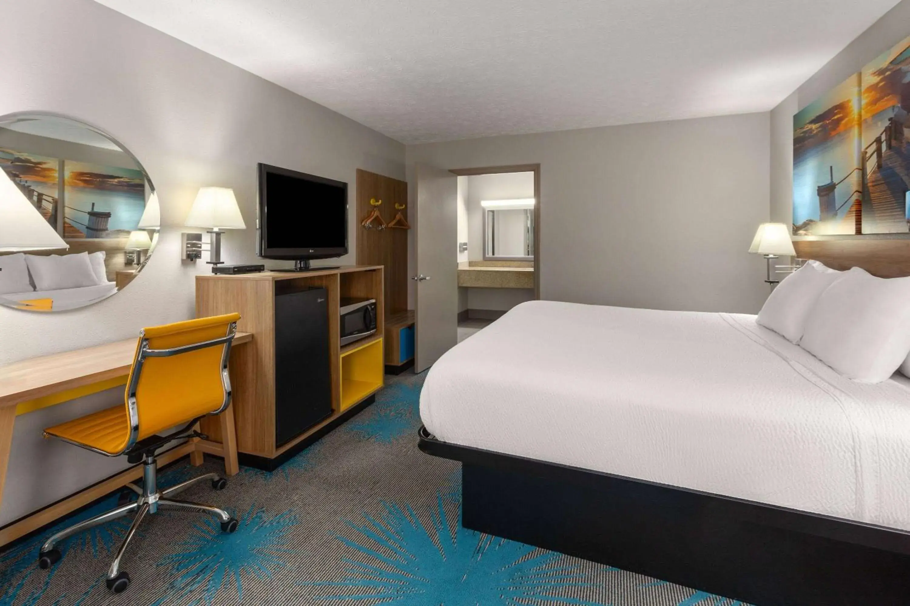 King Room - Disability Access/Non-Smoking in Days Inn by Wyndham Douglasville-Atlanta-Fairburn Road King Room - Disability Access/Non-Smoking in Days Inn by Wyndham Douglasville-Atlanta-Fairburn Road