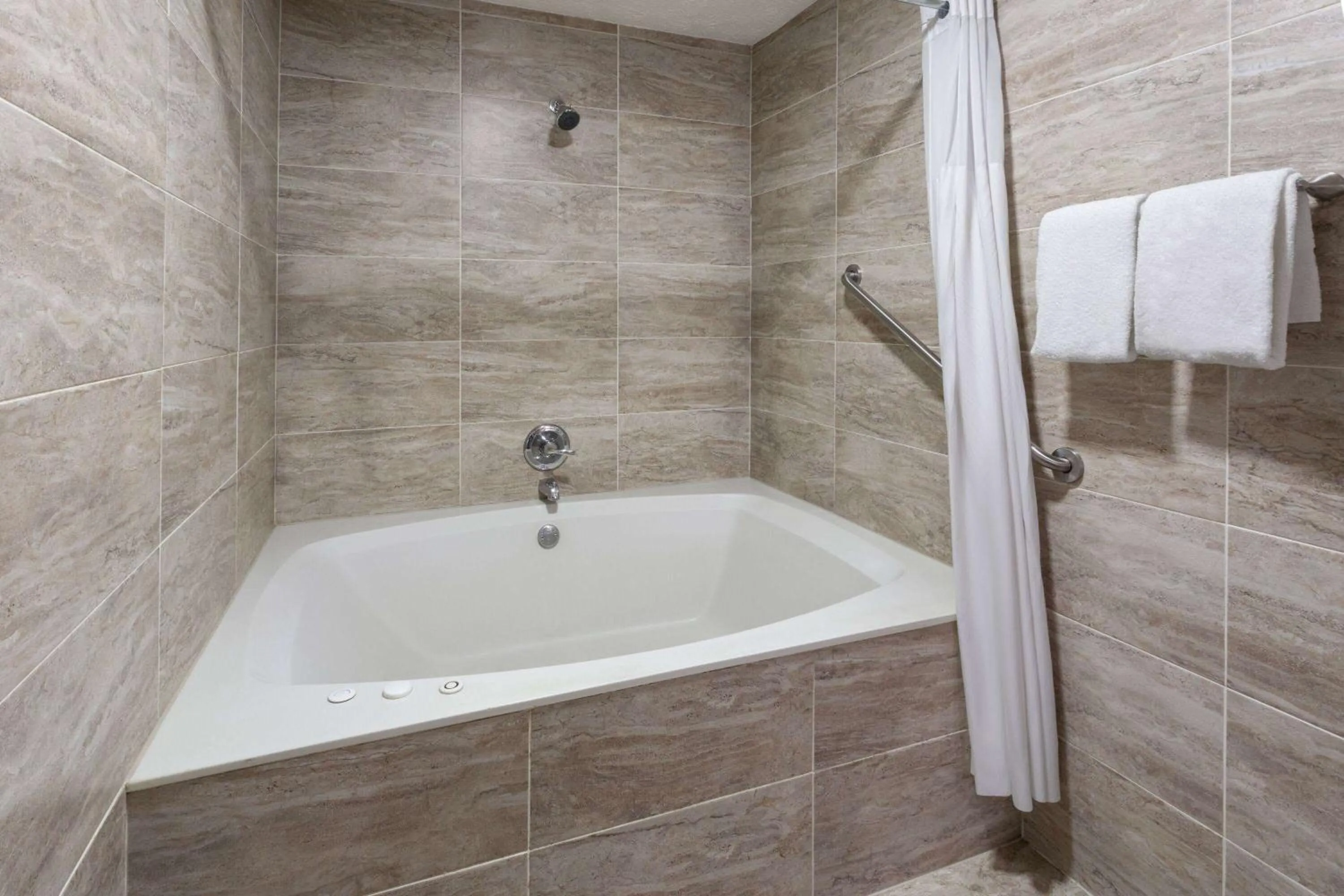 Hot Tub in Days Inn by Wyndham Douglasville-Atlanta-Fairburn Road