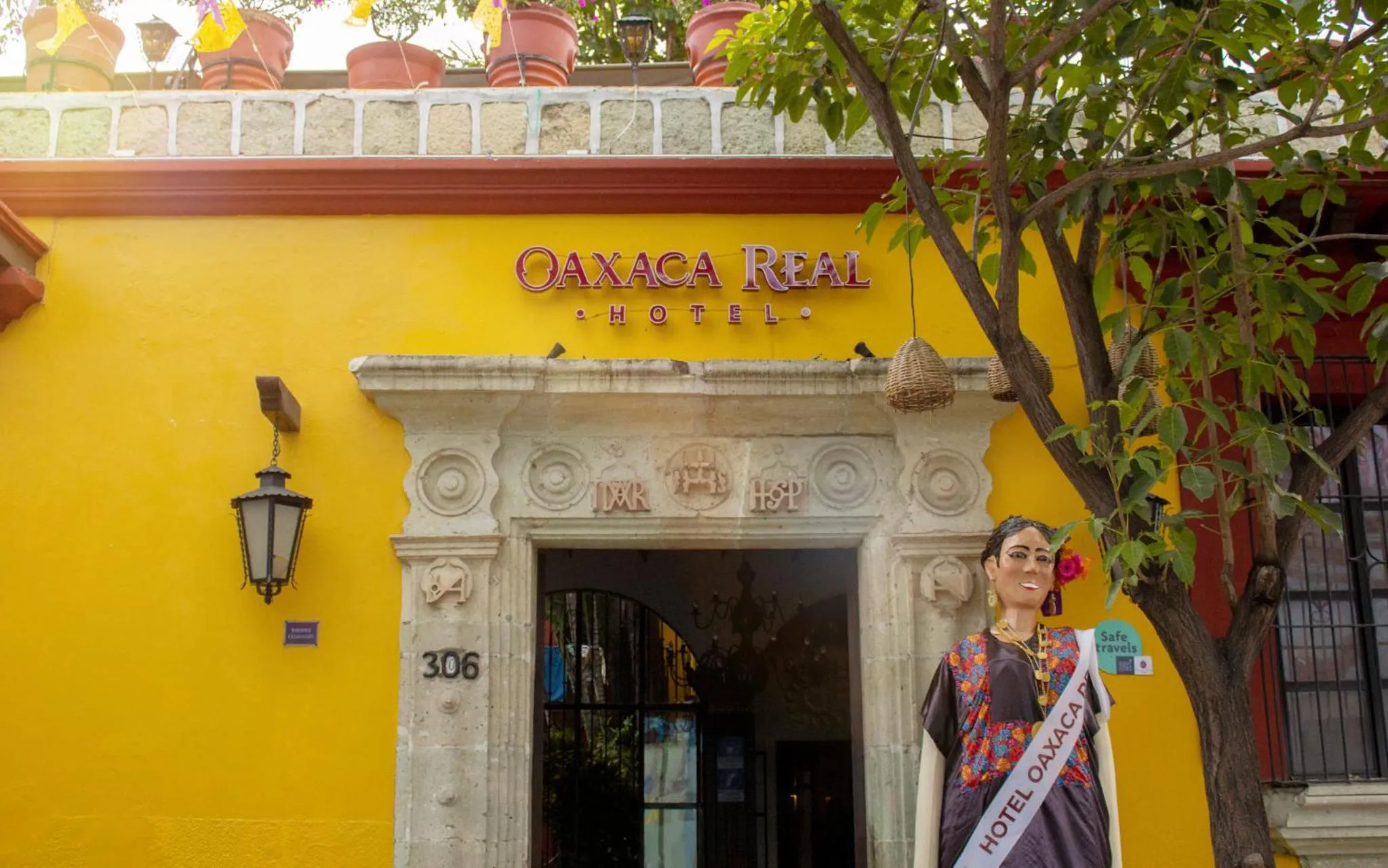 Facade/entrance in Hotel Oaxaca Real
