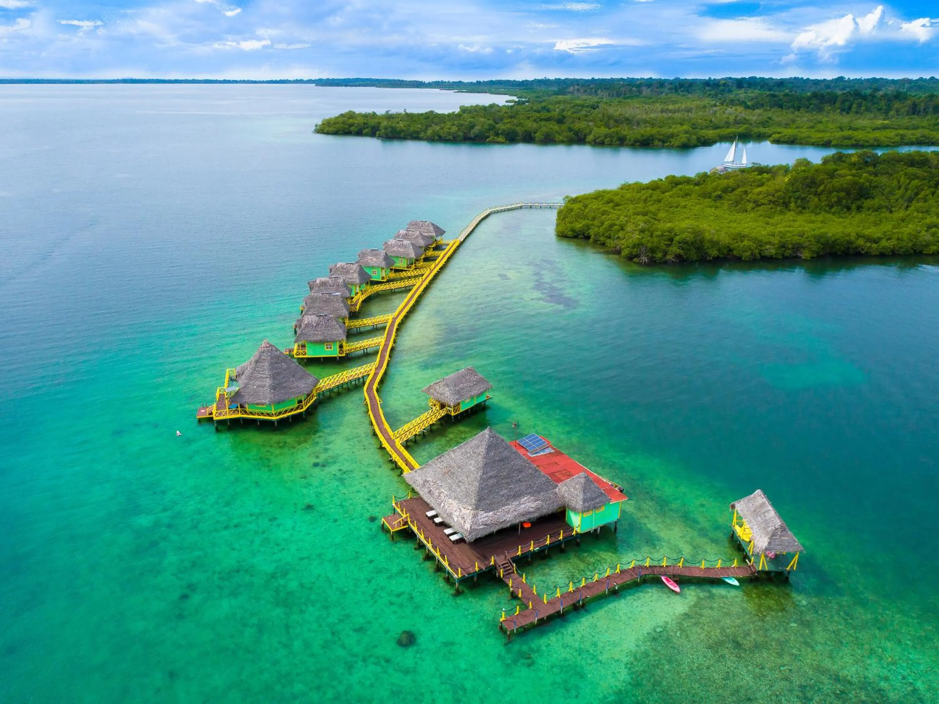 Natural landscape in Punta Caracol Acqua Lodge