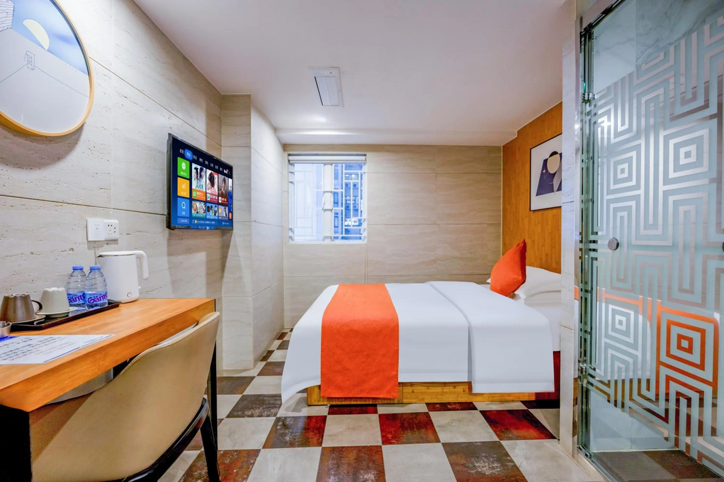 Photo of the whole room, Bed in Guangzhou Timmy Hotel