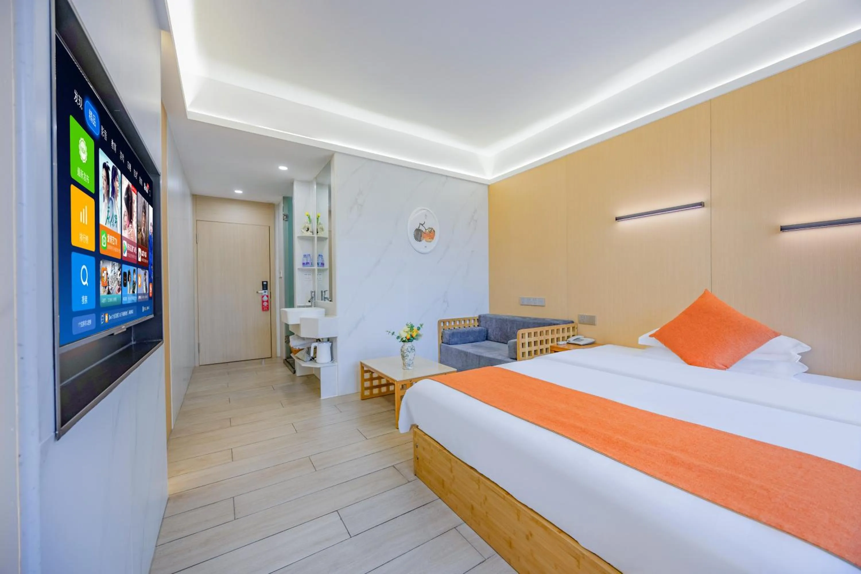 Photo of the whole room, Bed in Guangzhou Timmy Hotel