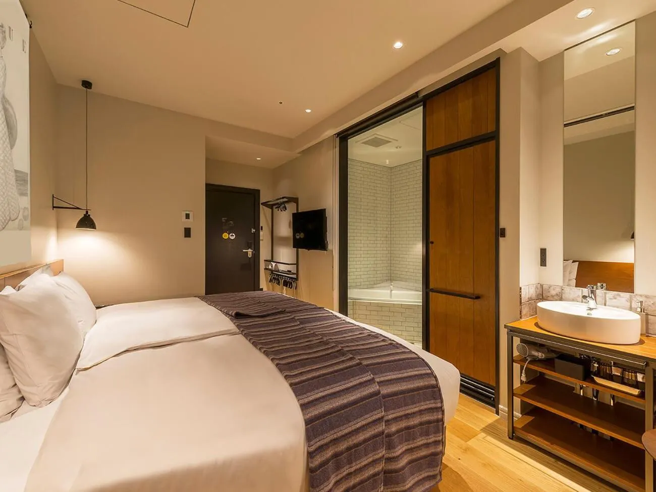 Bathroom, Bed in Ebisuholic Hotel