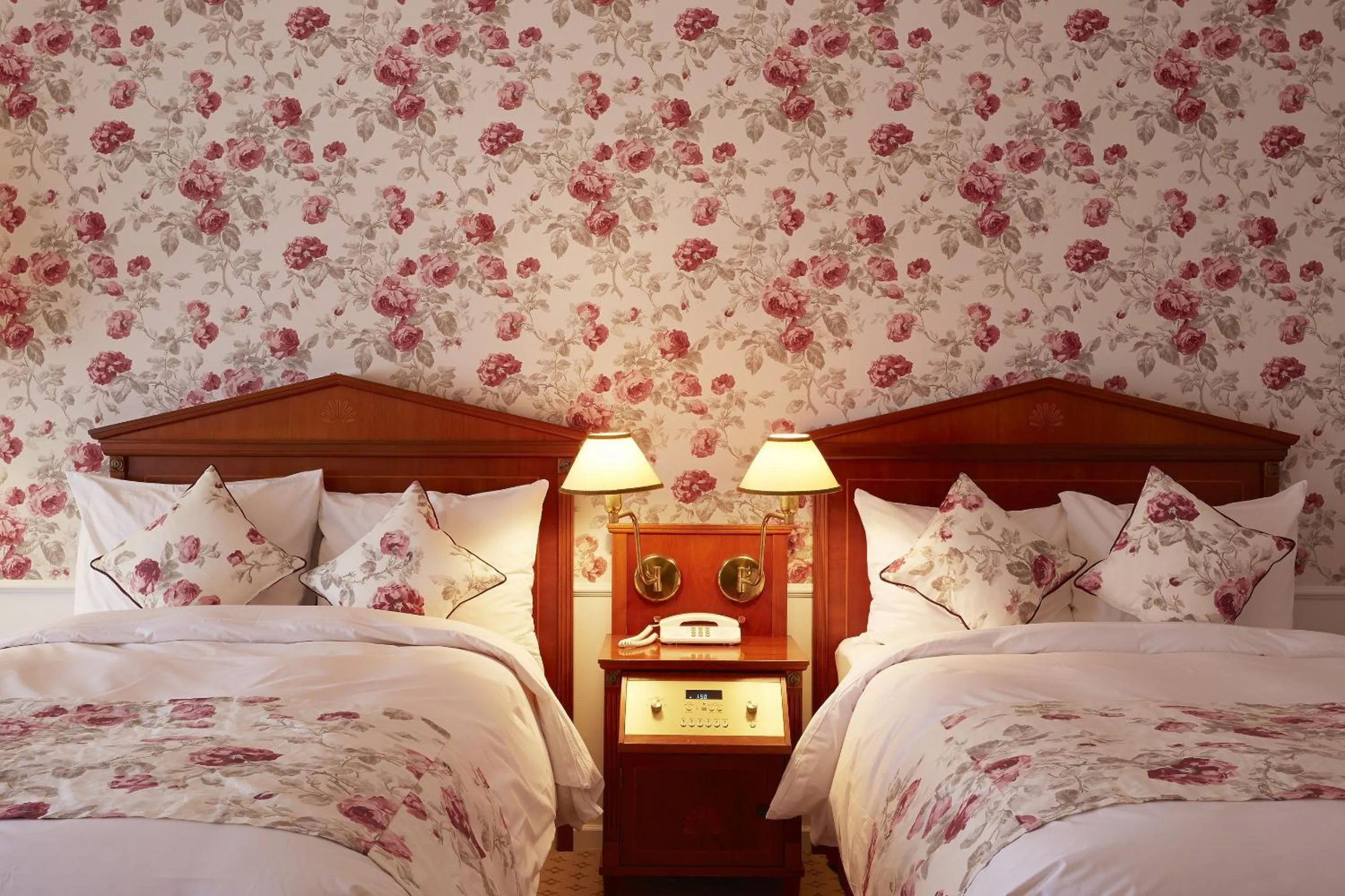 Photo of the whole room, Bed in Hotel Amsterdam Huis Ten Bosch
