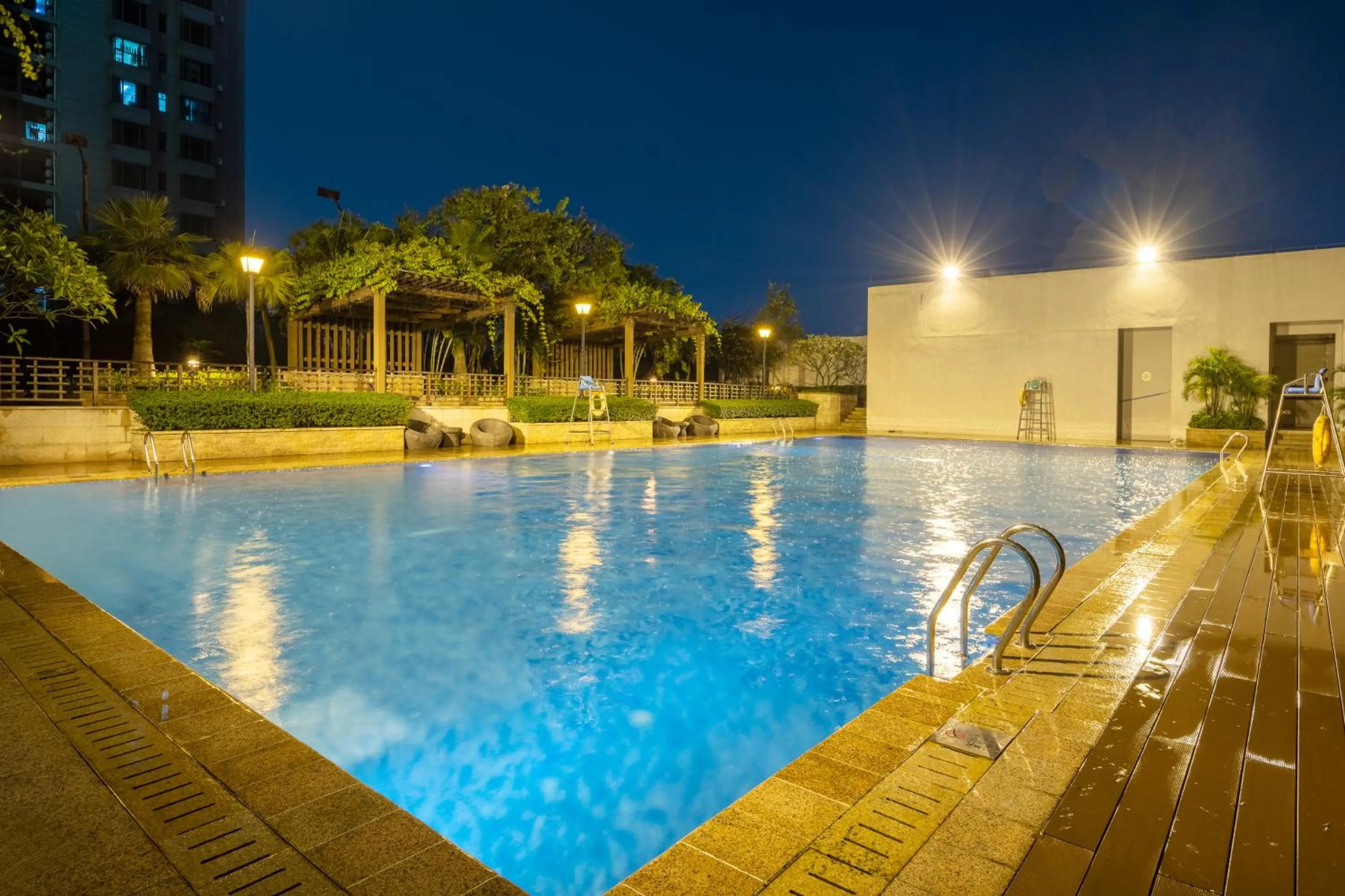 Swimming pool in Pullman Dongguan Changan