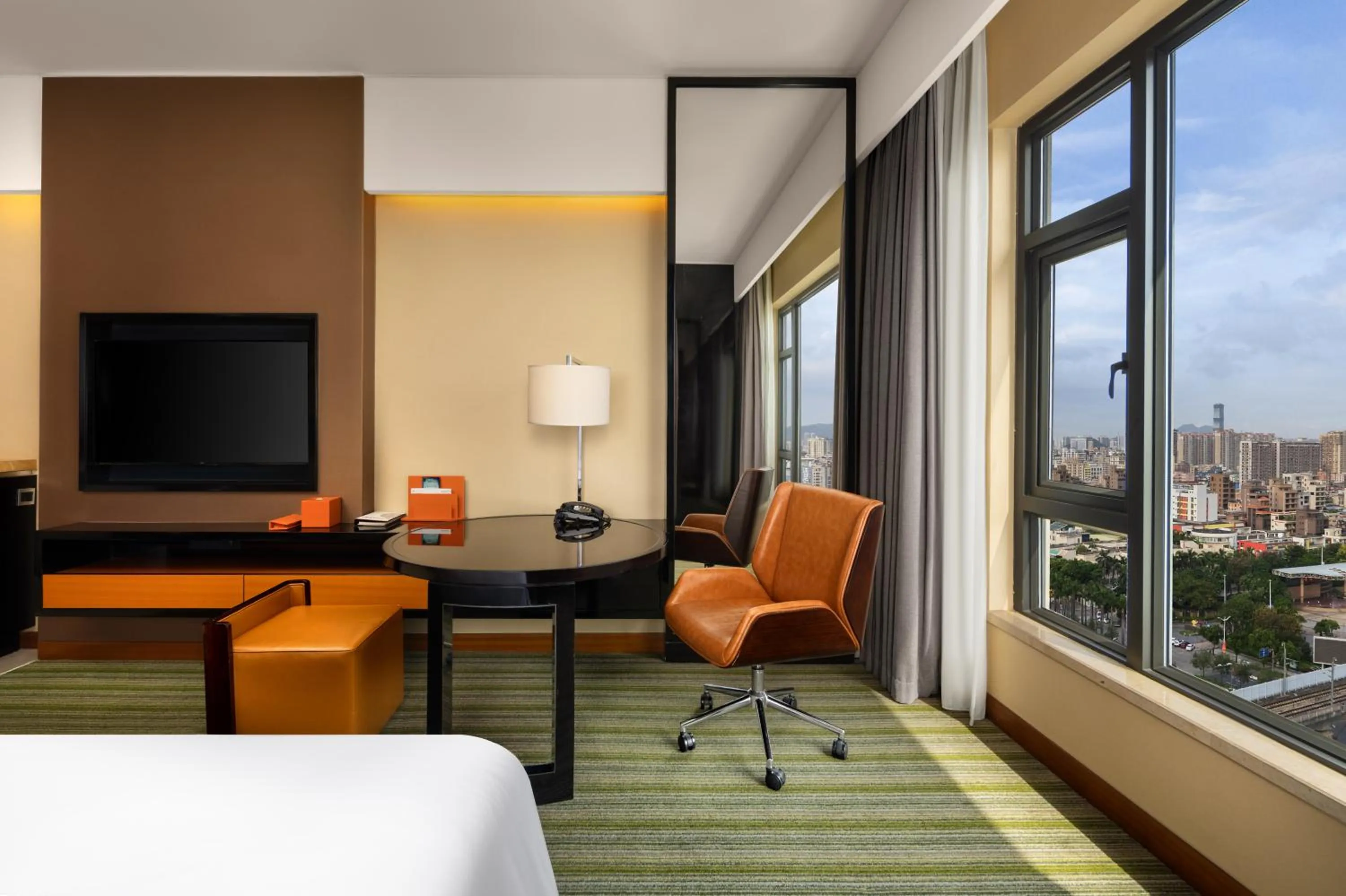 Seating area, Bed in Pullman Dongguan Changan